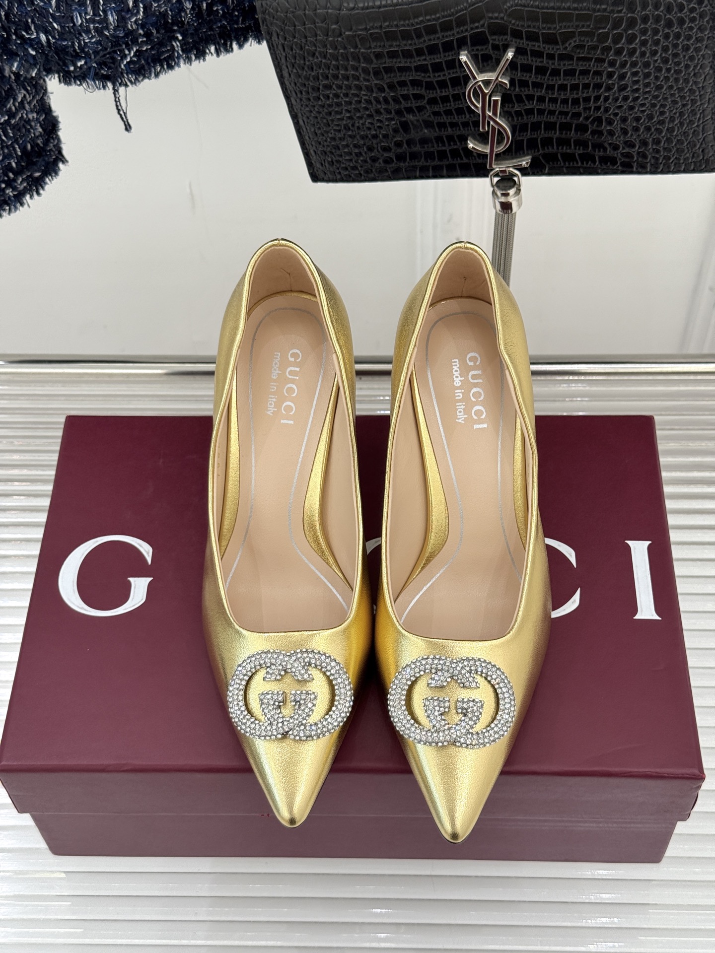 Gucci/古驰26WF早春水钻尖头高跟鞋单鞋溯源佛罗伦萨文艺复兴底蕴这双高跟鞋单鞋以“回归本源将品牌百