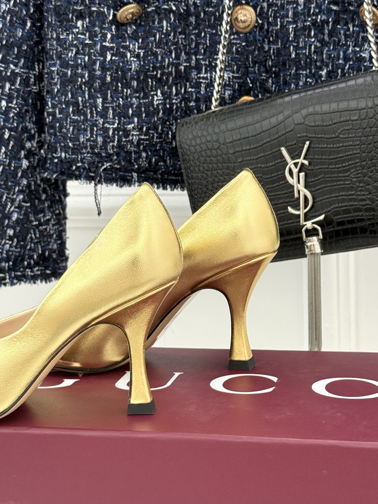 Gucci/古驰26WF早春水钻尖头高跟鞋单鞋溯源佛罗伦萨文艺复兴底蕴这双高跟鞋单鞋以“回归本源将品牌百