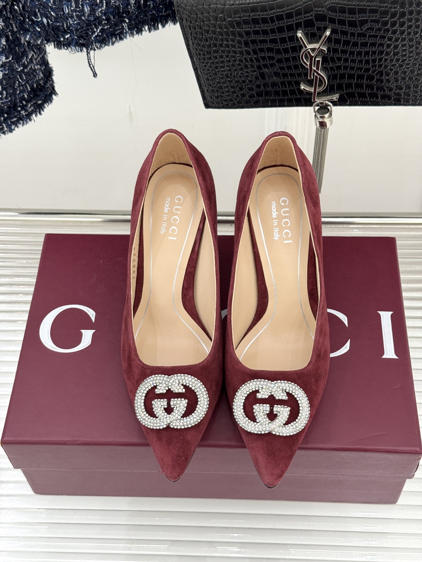 Gucci/古驰26WF早春水钻尖头高跟鞋单鞋溯源佛罗伦萨文艺复兴底蕴这双高跟鞋单鞋以“回归本源将品牌百