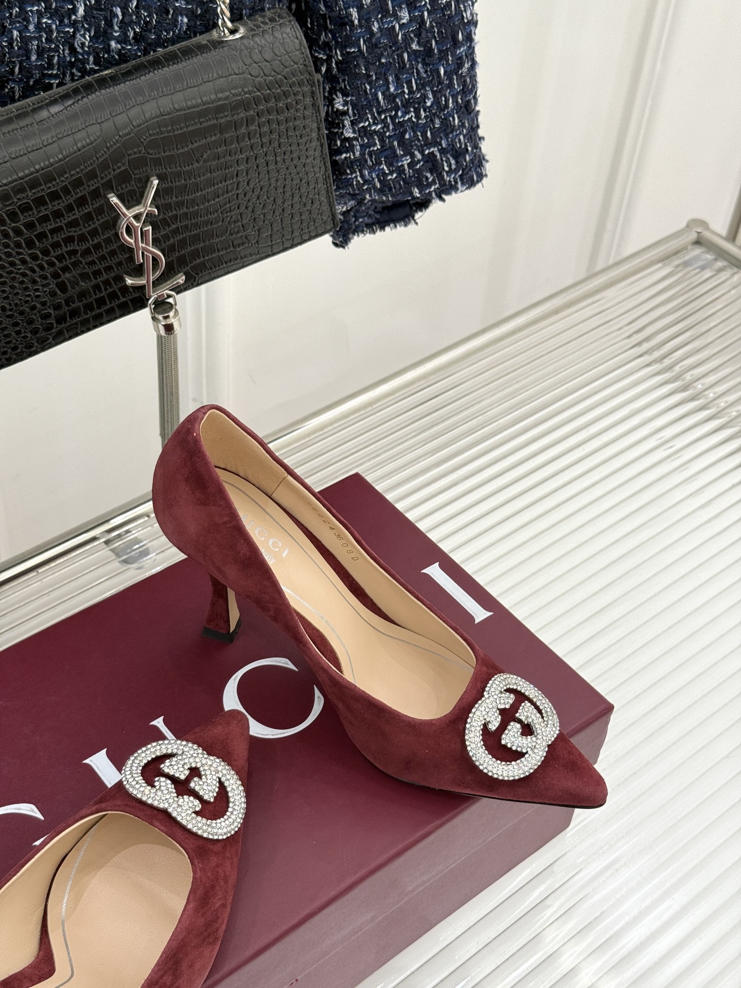 Gucci/古驰26WF早春水钻尖头高跟鞋单鞋溯源佛罗伦萨文艺复兴底蕴这双高跟鞋单鞋以“回归本源将品牌百