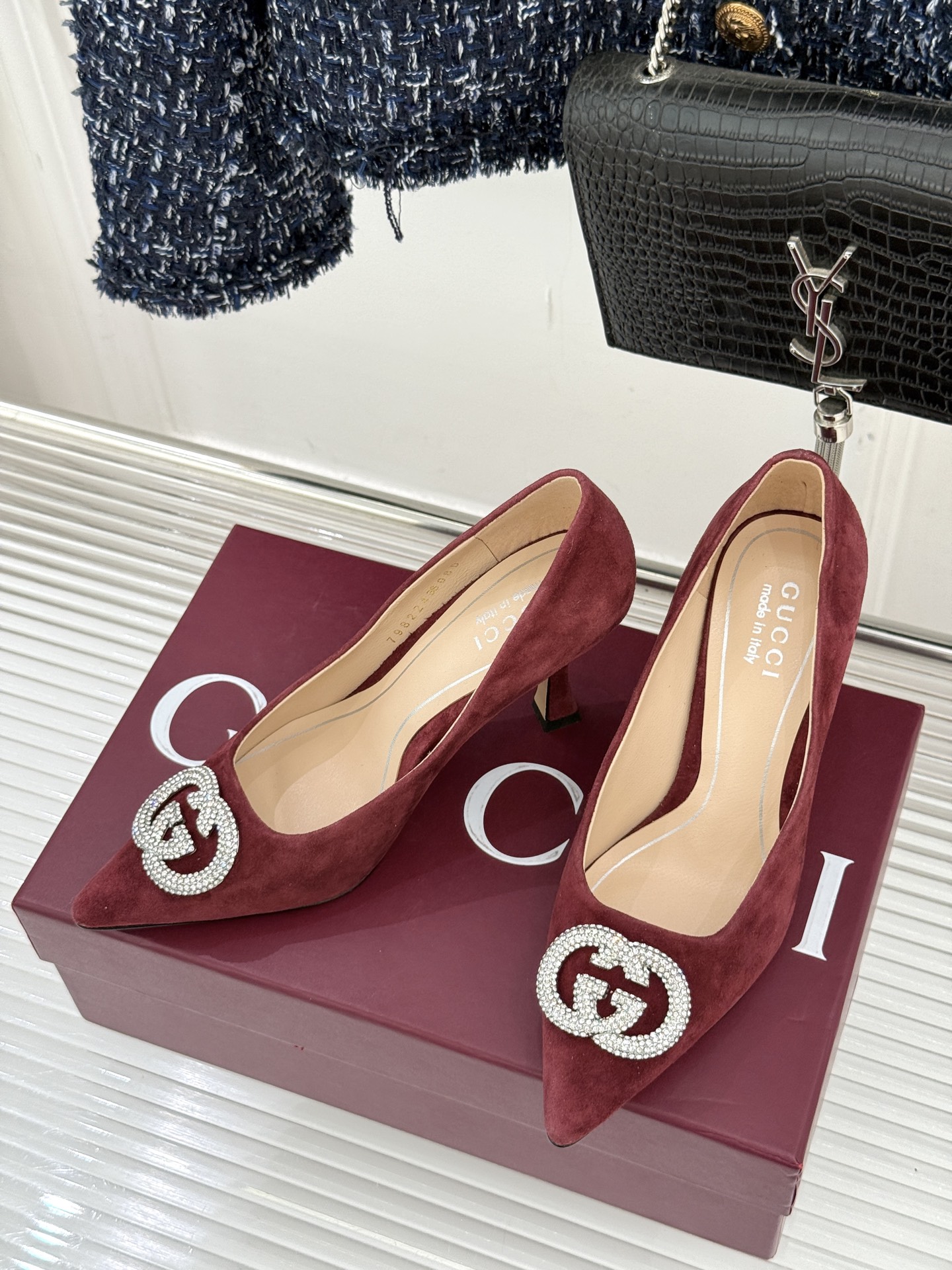 Gucci/古驰26WF早春水钻尖头高跟鞋单鞋溯源佛罗伦萨文艺复兴底蕴这双高跟鞋单鞋以“回归本源将品牌百