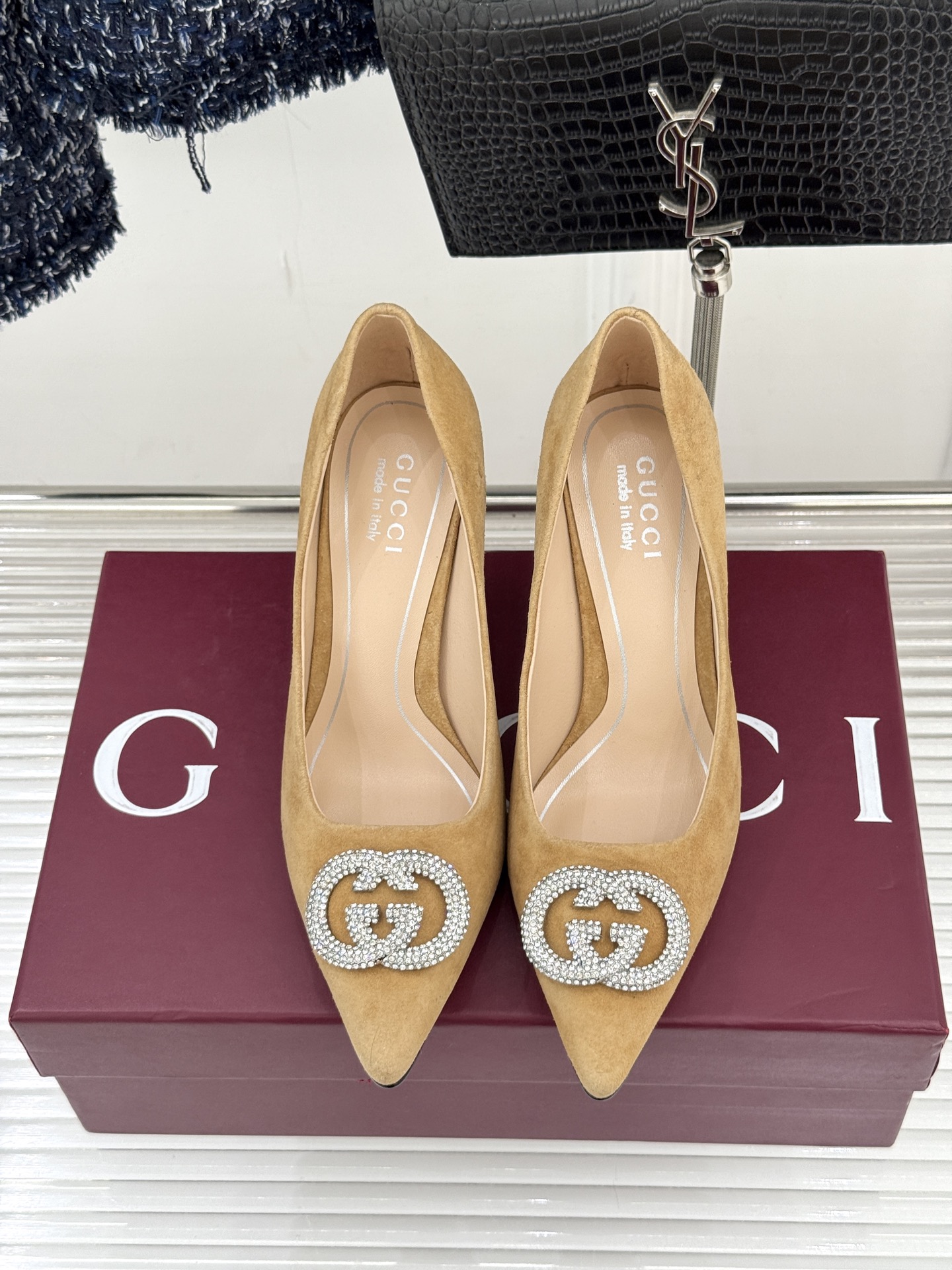 Gucci/古驰26WF早春水钻尖头高跟鞋单鞋溯源佛罗伦萨文艺复兴底蕴这双高跟鞋单鞋以“回归本源将品牌百