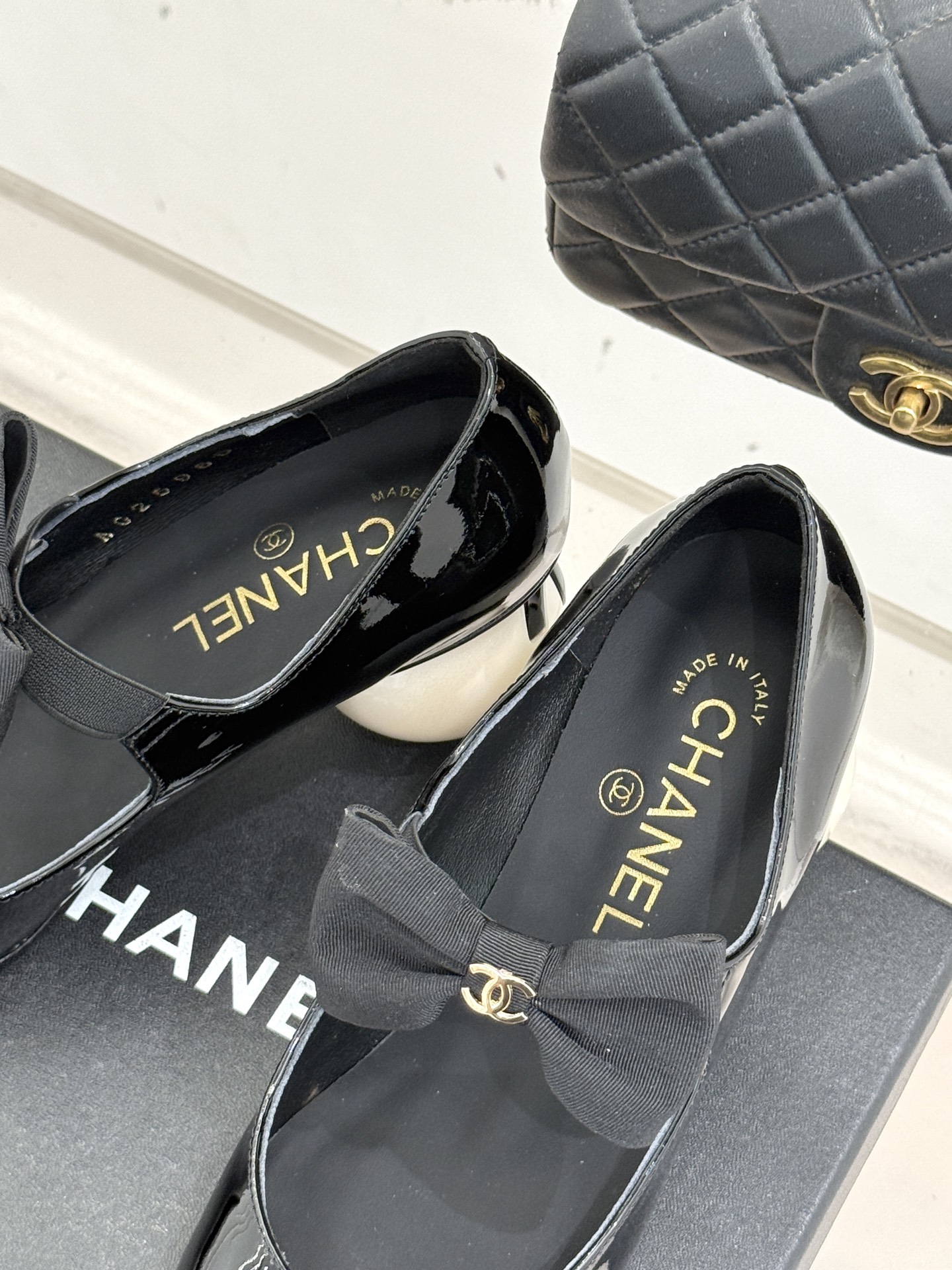 CHANE*｜小香经典双C巨型珍珠蝴蝶结粗跟玛丽珍鞋法式风情 真是美到心尖尖上啦！优雅又浪漫的仙女应该就