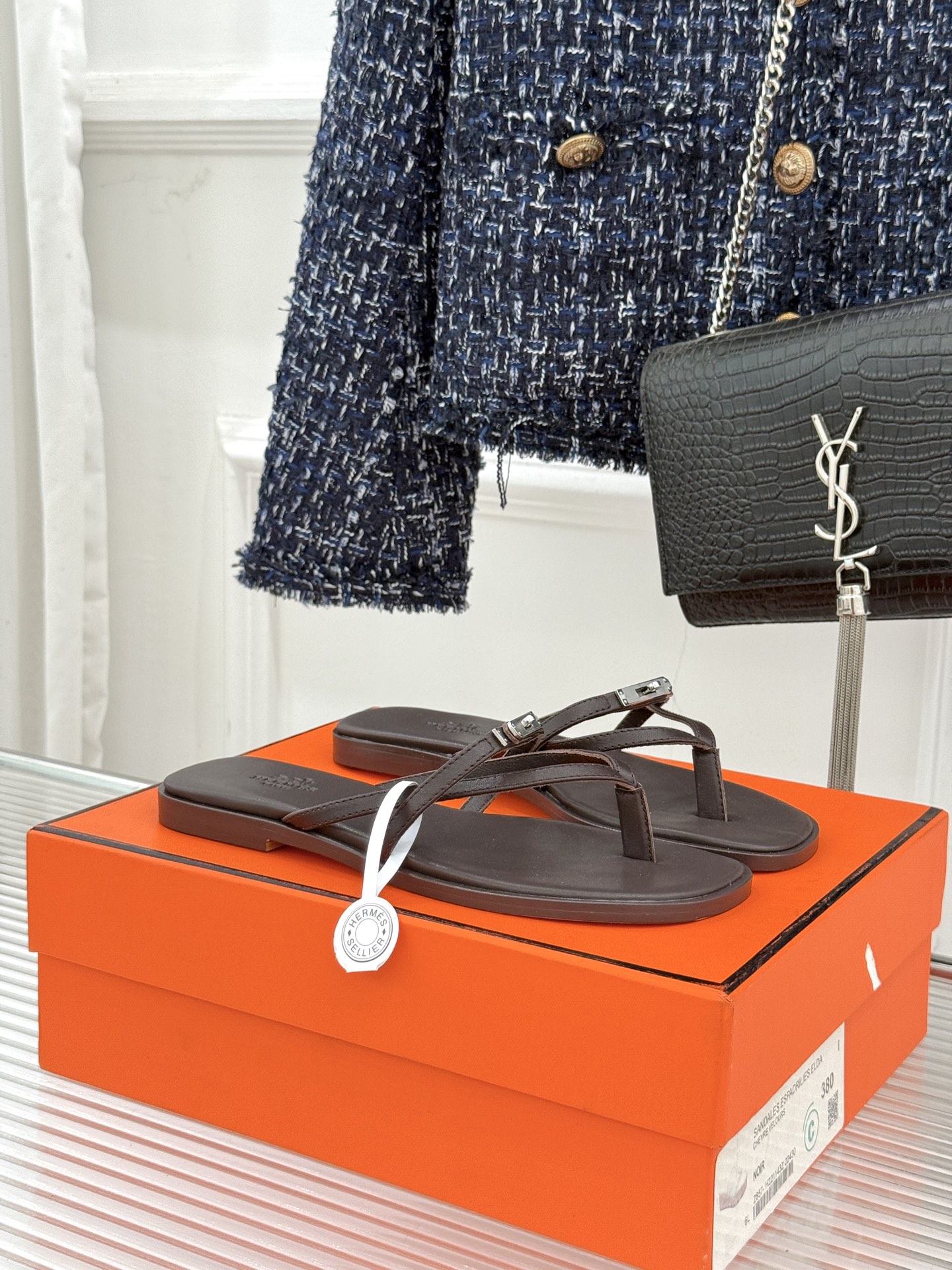 （配原版飞机盒）Hermès/爱马仕25WF新品Kelly扣细带夹脚人字拖鞋当Kelly包的传奇基因邂逅