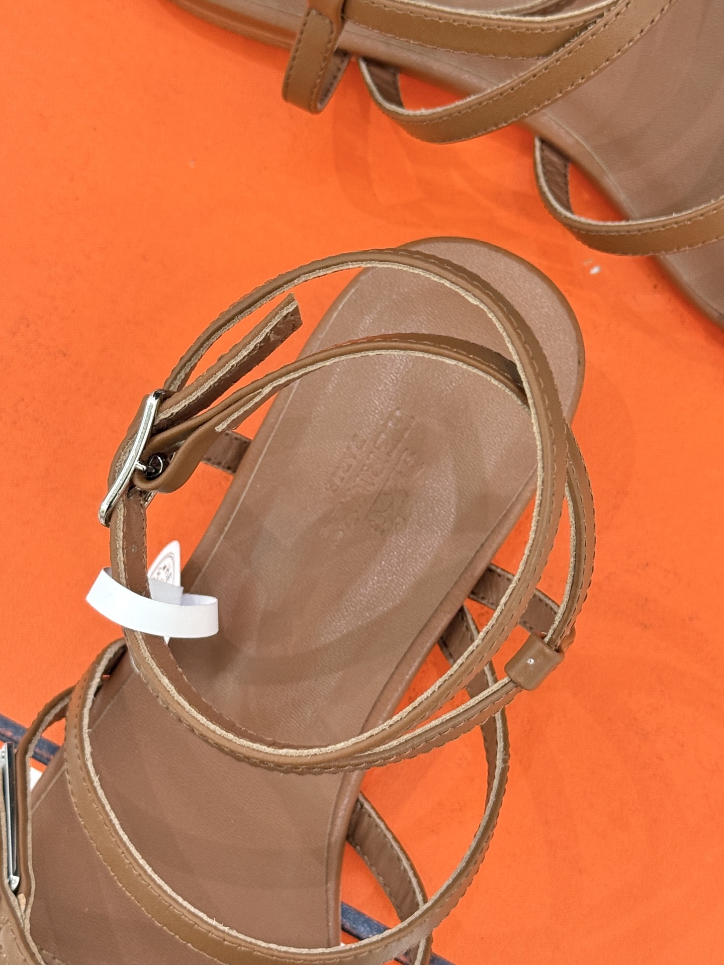 （配原版飞机盒）Hermès/爱马仕25WF新品Kelly扣细带平底凉鞋当Kelly包的传奇基因邂逅夏日