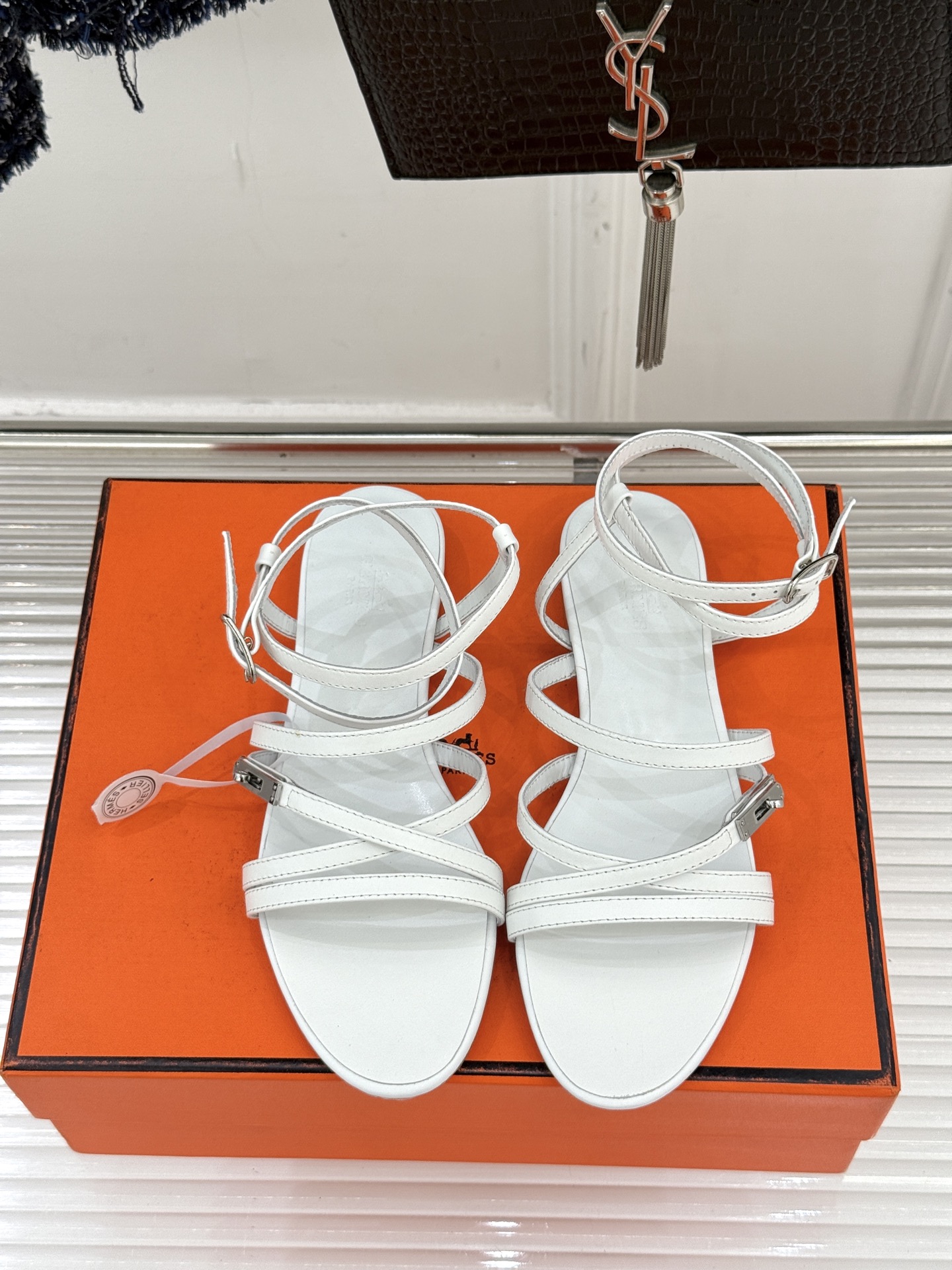 （配原版飞机盒）Hermès/爱马仕25WF新品Kelly扣细带平底凉鞋当Kelly包的传奇基因邂逅夏日