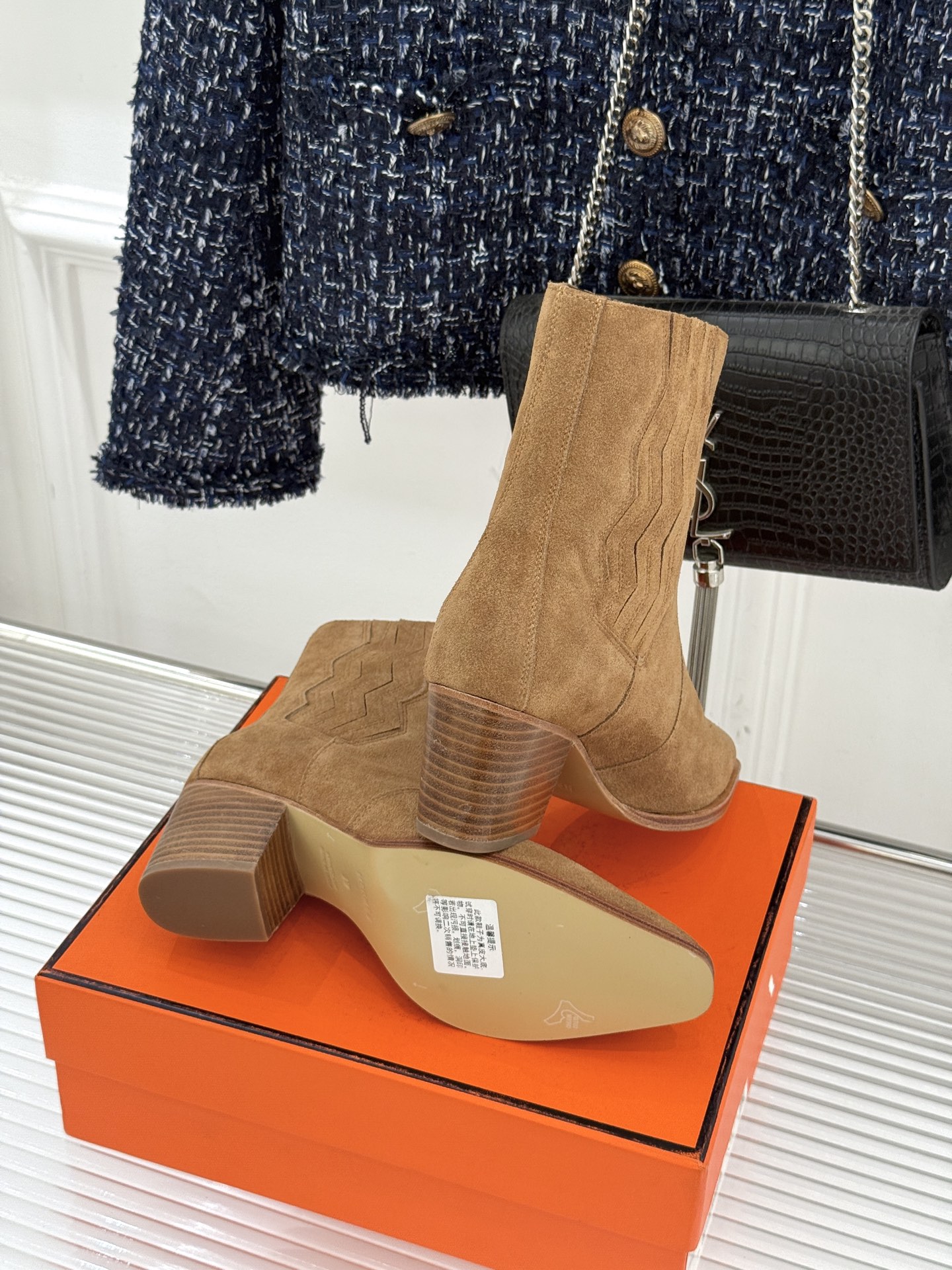 Hermès/爱马仕25WF新品复古西部缝线尖头粗跟短靴当19世纪西部旷野的自由风掠过巴黎福宝大道的匠心
