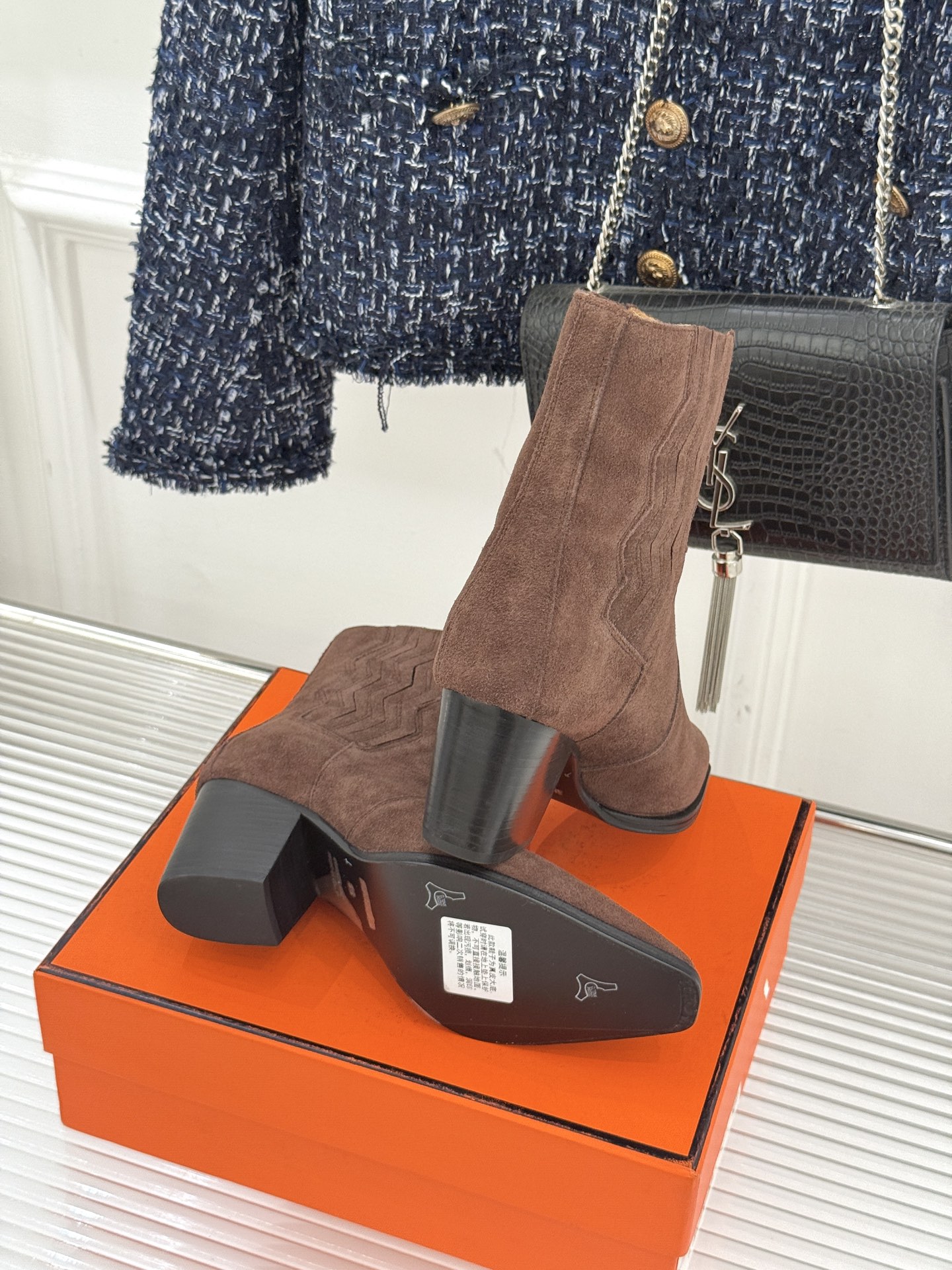 Hermès/爱马仕25WF新品复古西部缝线尖头粗跟短靴当19世纪西部旷野的自由风掠过巴黎福宝大道的匠心