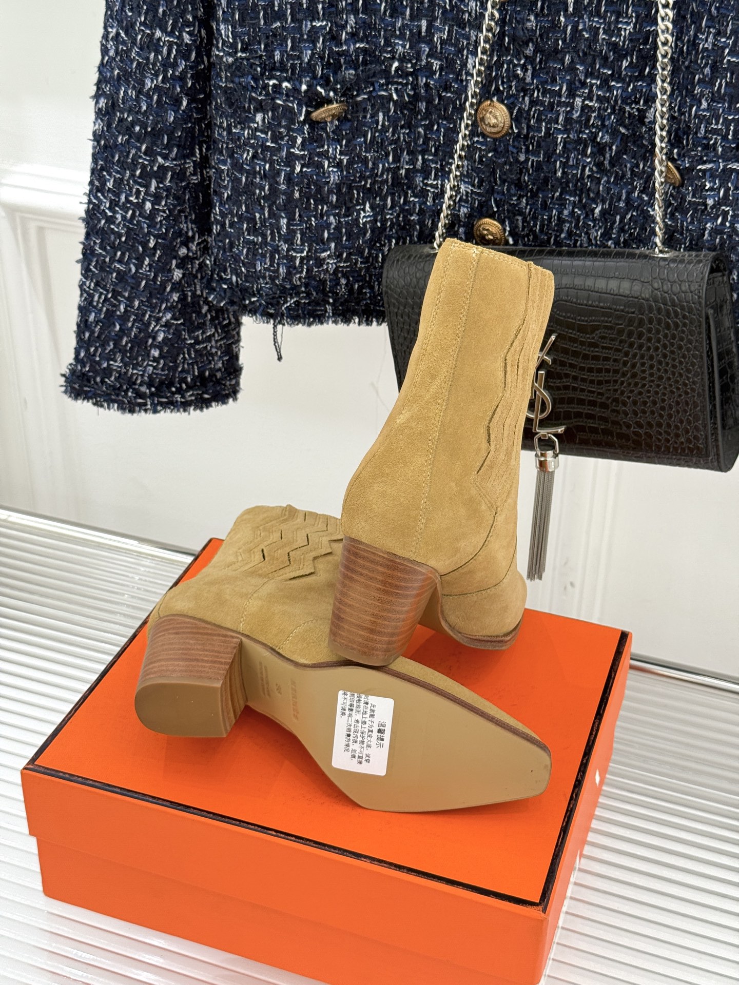 Hermès/爱马仕25WF新品复古西部缝线尖头粗跟短靴当19世纪西部旷野的自由风掠过巴黎福宝大道的匠心