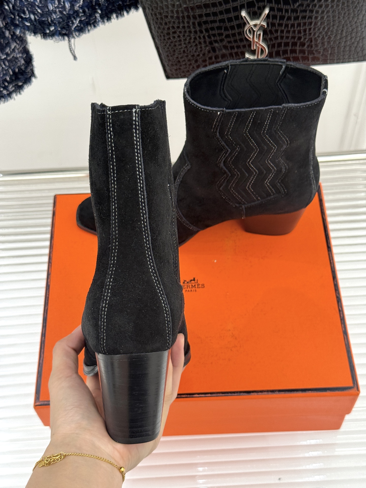 Hermès/爱马仕25WF新品复古西部缝线尖头粗跟短靴当19世纪西部旷野的自由风掠过巴黎福宝大道的匠心