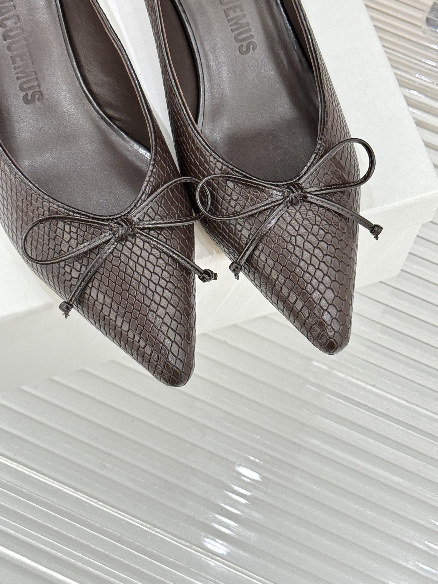 JACQUES 25WF新品蝴蝶结尖头猫跟高跟鞋单鞋当东方雅致与法式浪漫撞个满怀这双鞋以3.5cm猫跟为