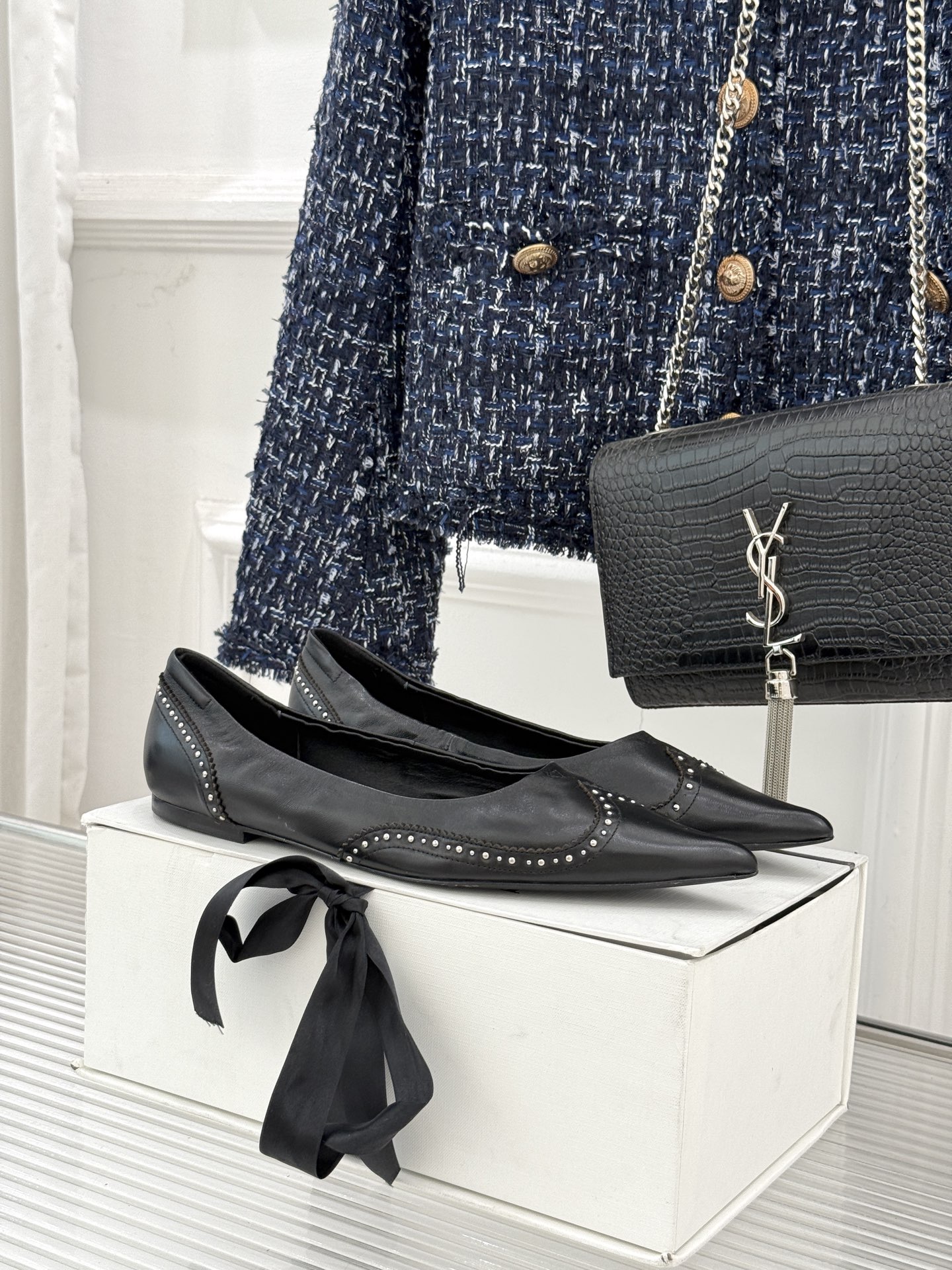 COTEMP WF新品尖头复古擦色平底单鞋这双鞋是一封写给岁月的情书将复古的韵味与现代的锋芒 它始于一个