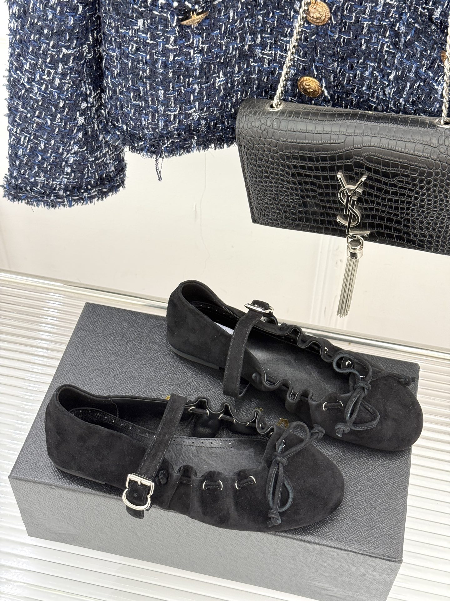 ALAÏA/阿莱亚26WF新品复古蝴蝶结玛平底丽珍鞋当ALAÏA的高定基因邂逅玛丽珍经典鞋型平底姿态藏着