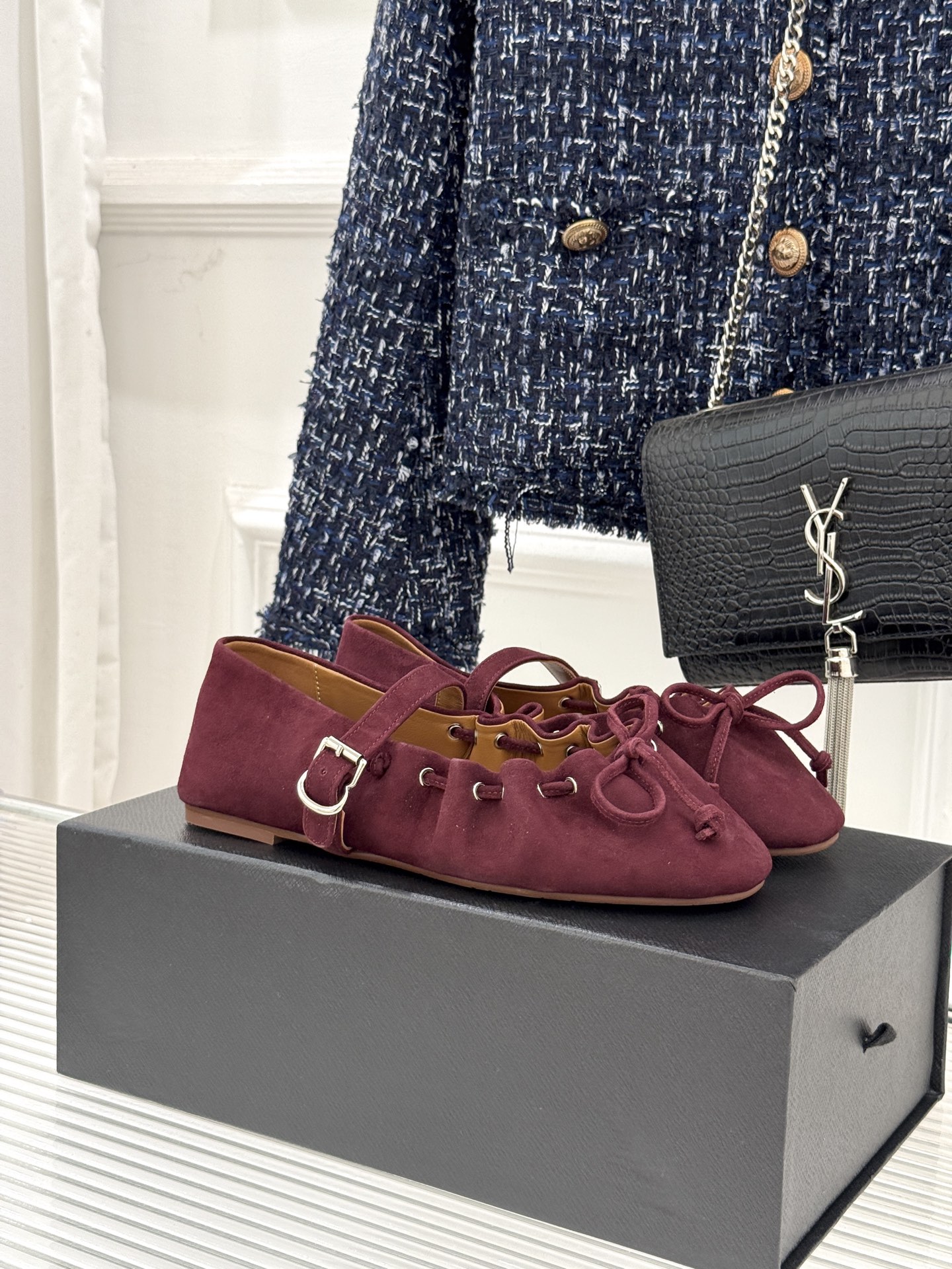 ALAÏA/阿莱亚26WF新品复古蝴蝶结玛平底丽珍鞋当ALAÏA的高定基因邂逅玛丽珍经典鞋型平底姿态藏着