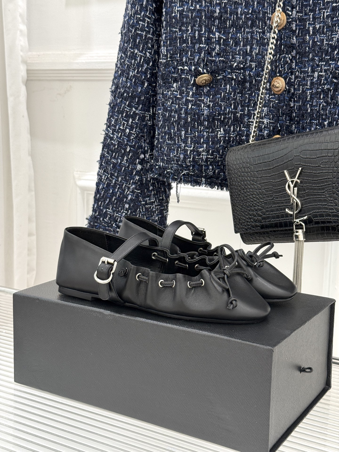 ALAÏA/阿莱亚26WF新品复古蝴蝶结玛平底丽珍鞋当ALAÏA的高定基因邂逅玛丽珍经典鞋型平底姿态藏着