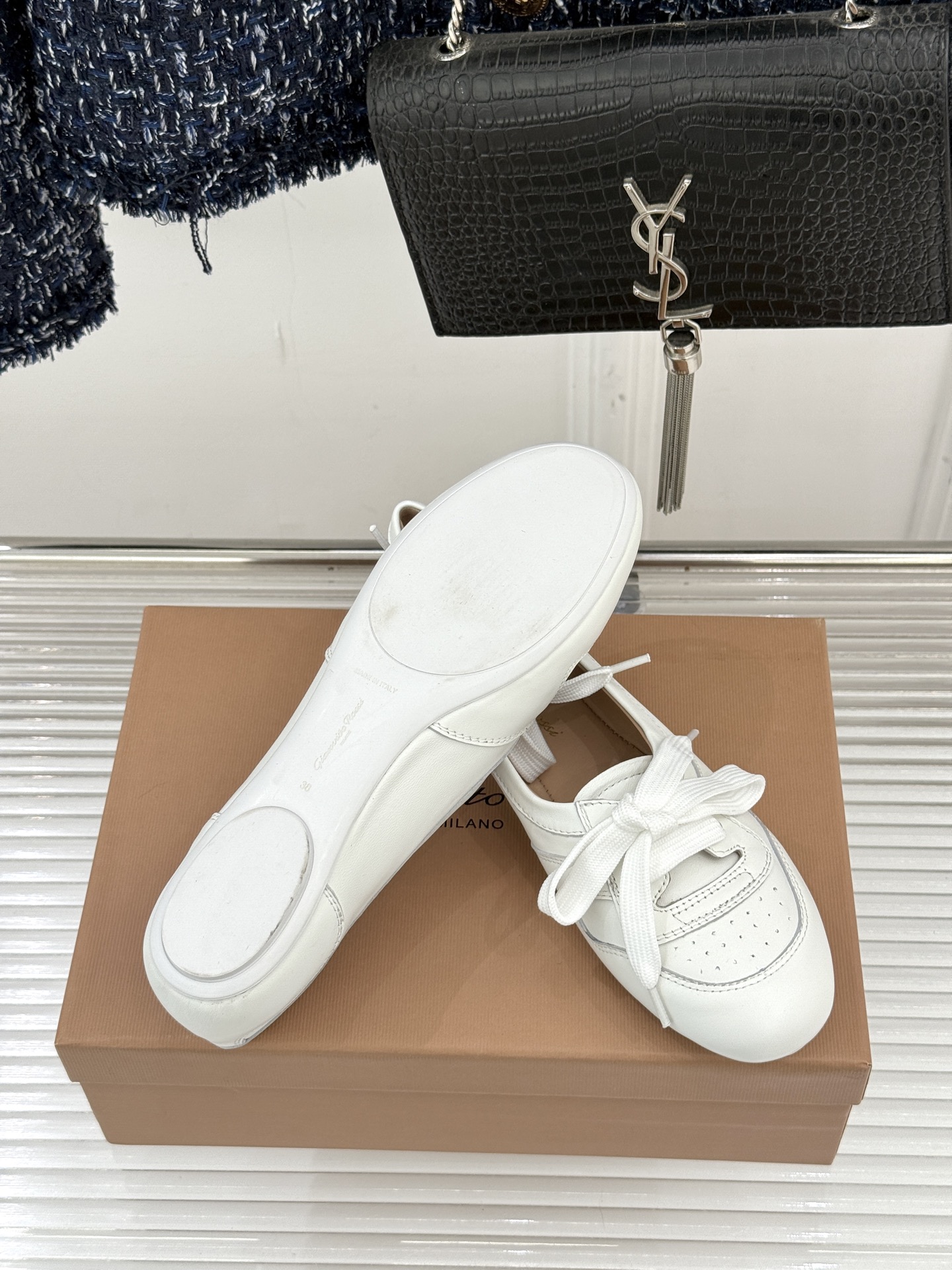 Gianvito Rossi｜26WF新品德训芭蕾舞鞋当意式复古优雅轻奢的极简美学碰撞德训鞋的复古与芭蕾