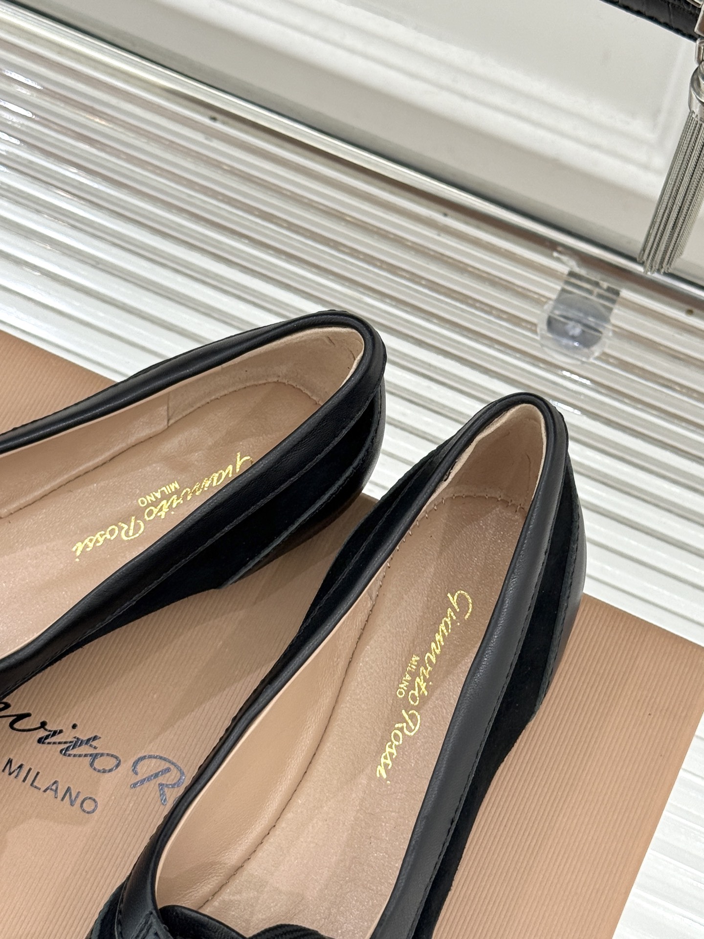 Gianvito Rossi｜26WF新品德训芭蕾舞鞋当意式复古优雅轻奢的极简美学碰撞德训鞋的复古与芭蕾