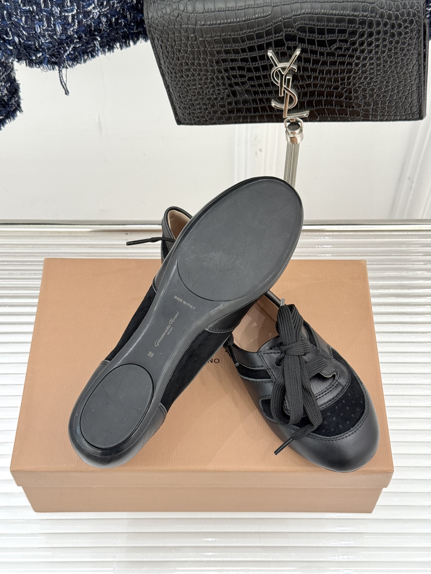 Gianvito Rossi｜26WF新品德训芭蕾舞鞋当意式复古优雅轻奢的极简美学碰撞德训鞋的复古与芭蕾