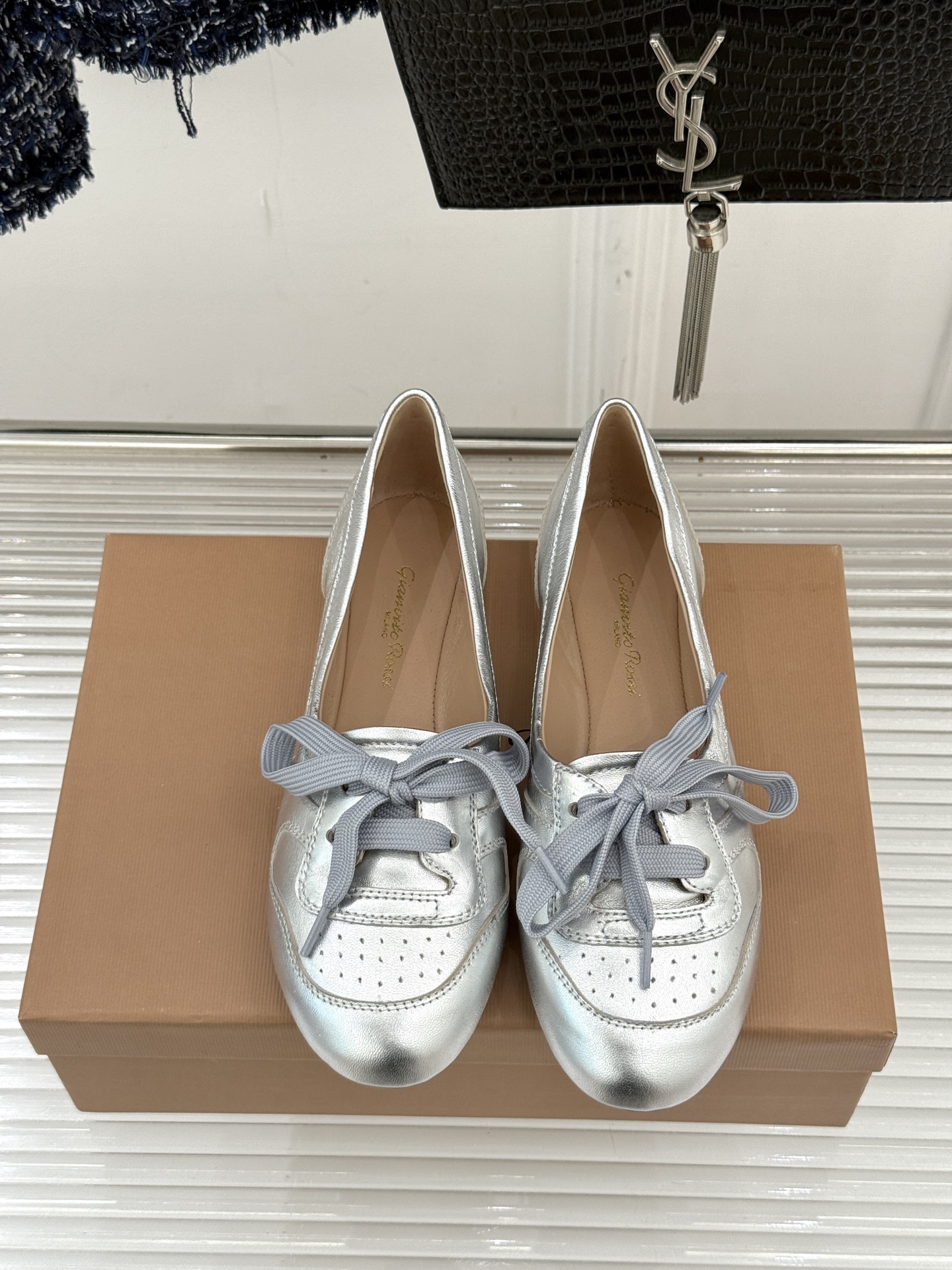 Gianvito Rossi｜26WF新品德训芭蕾舞鞋当意式复古优雅轻奢的极简美学碰撞德训鞋的复古与芭蕾