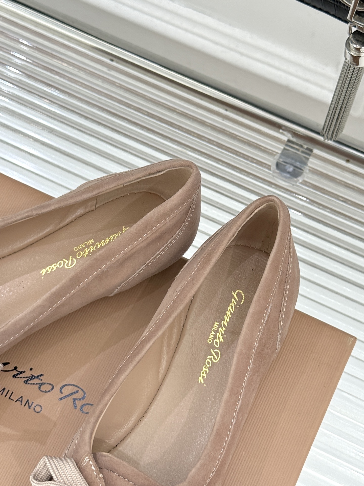 Gianvito Rossi｜26WF新品德训芭蕾舞鞋当意式复古优雅轻奢的极简美学碰撞德训鞋的复古与芭蕾
