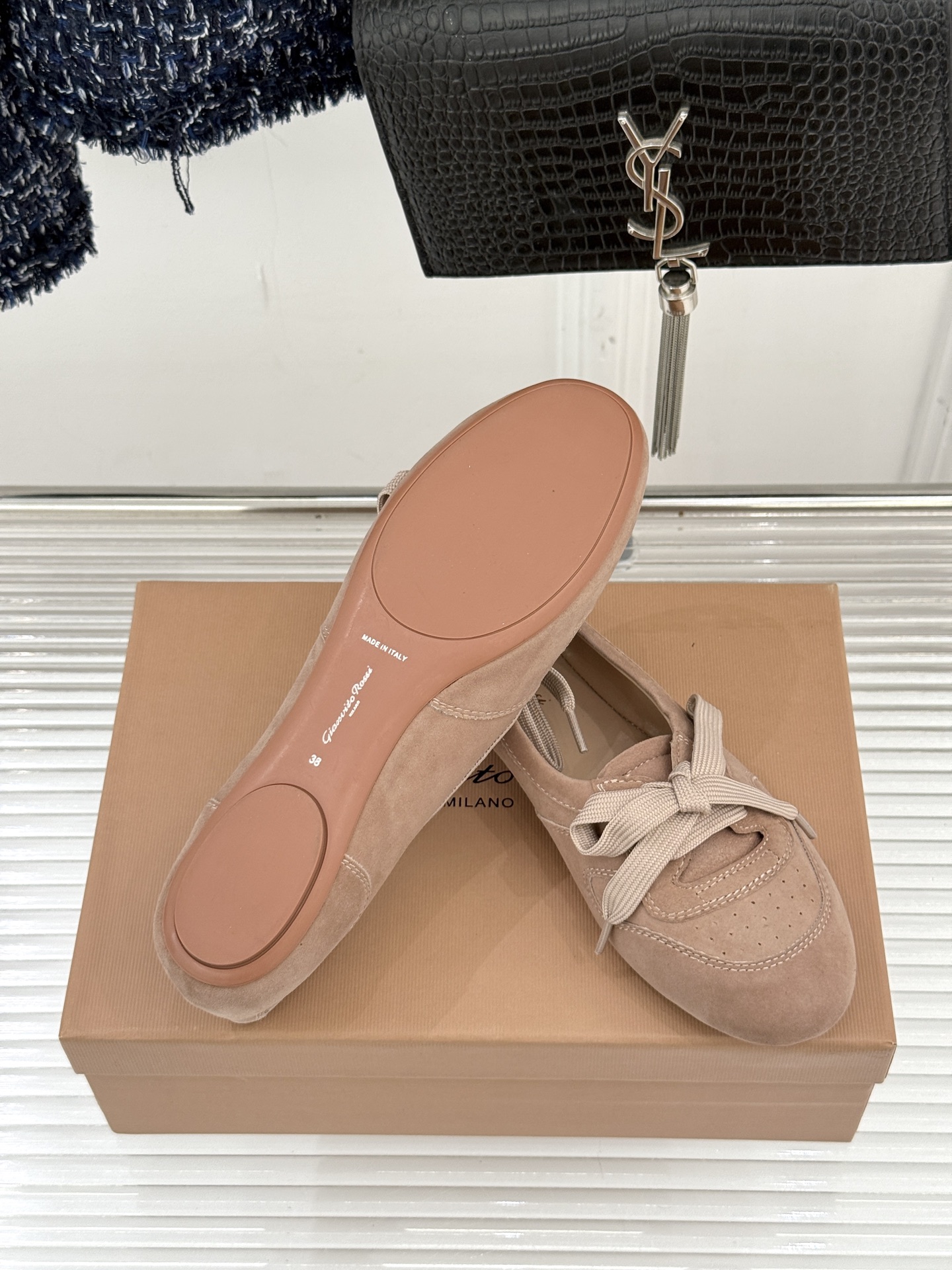 Gianvito Rossi｜26WF新品德训芭蕾舞鞋当意式复古优雅轻奢的极简美学碰撞德训鞋的复古与芭蕾