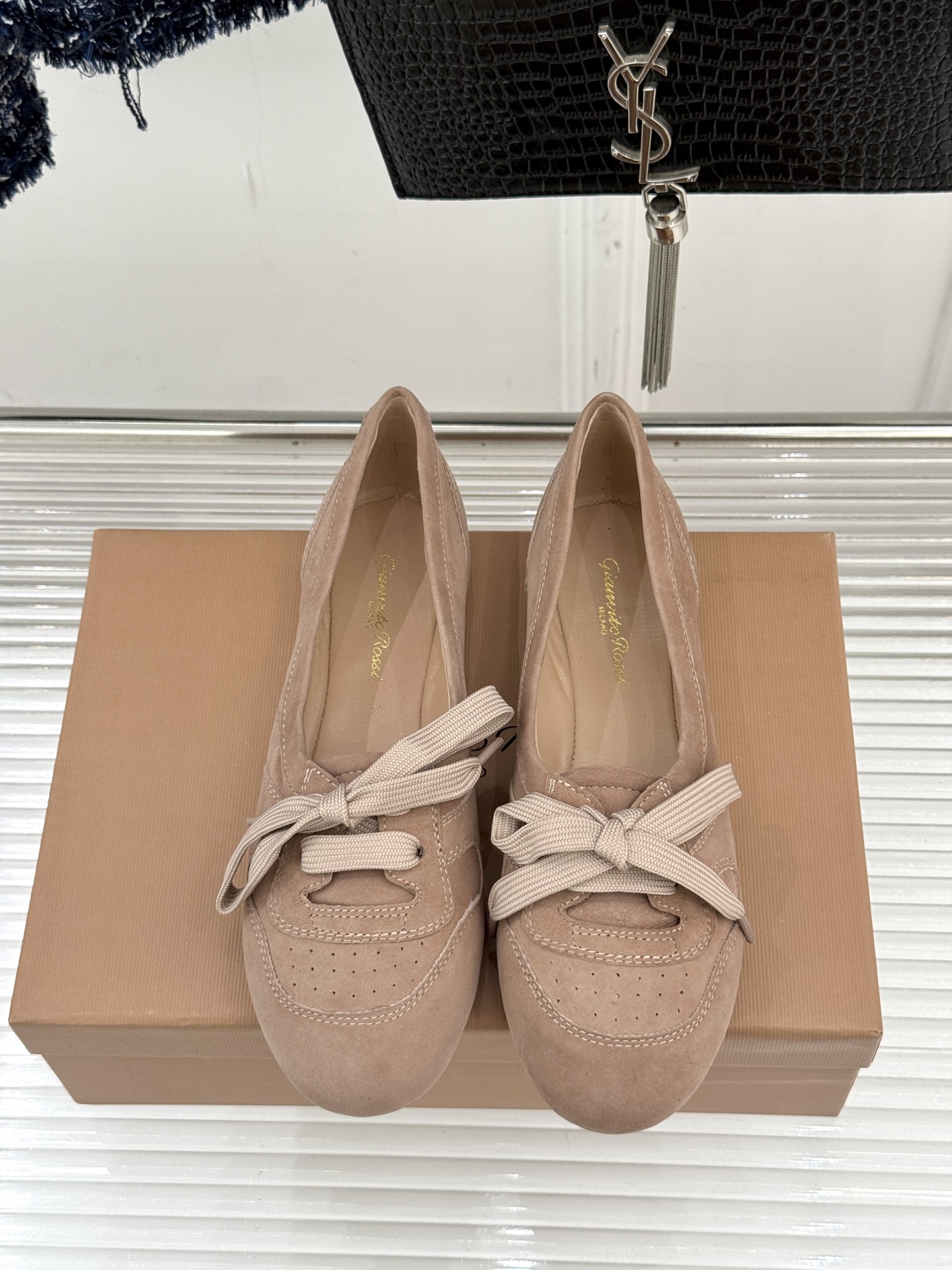 Gianvito Rossi｜26WF新品德训芭蕾舞鞋当意式复古优雅轻奢的极简美学碰撞德训鞋的复古与芭蕾