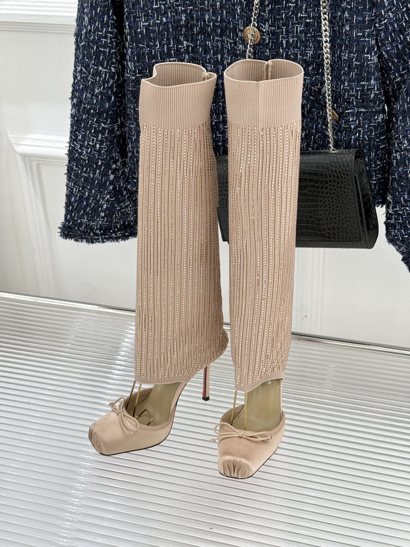 ChristinLouboutin/CL26WF新品猪鼻子蝴蝶结高跟袜子靴凉靴邂逅猪鼻子鞋头的复古巧思再