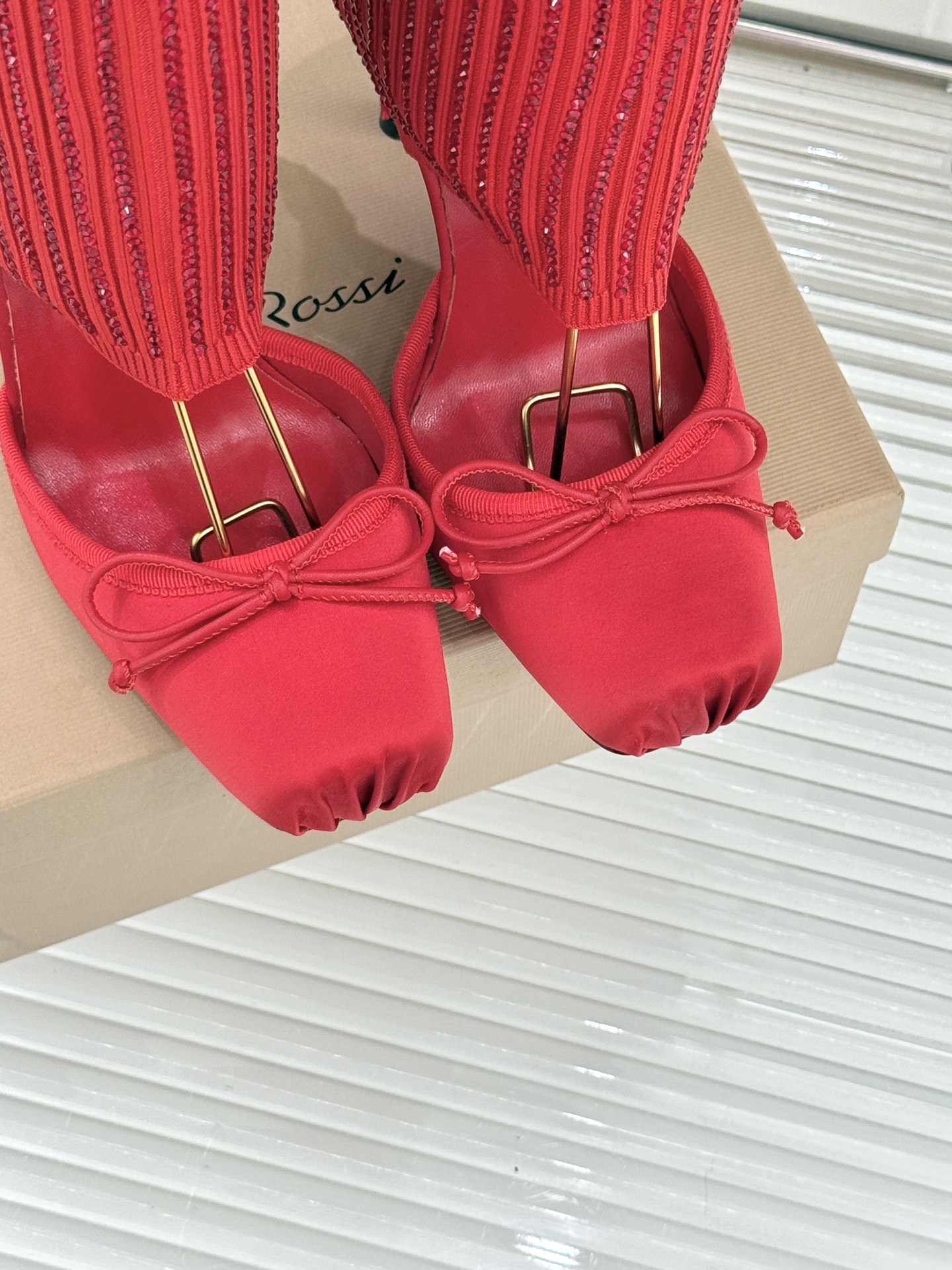 ChristinLouboutin/CL26WF新品猪鼻子蝴蝶结高跟袜子靴凉靴邂逅猪鼻子鞋头的复古巧思再