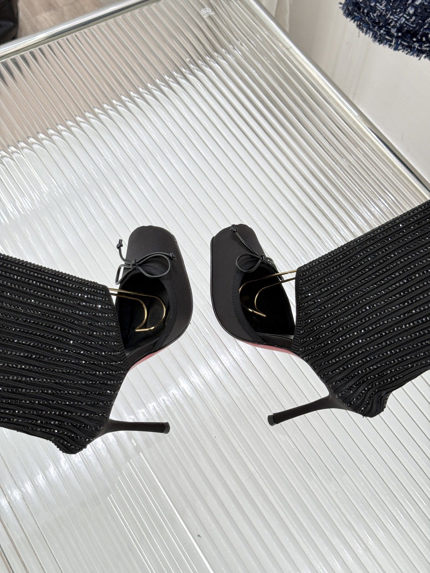 ChristinLouboutin/CL26WF新品猪鼻子蝴蝶结高跟袜子靴凉靴邂逅猪鼻子鞋头的复古巧思再