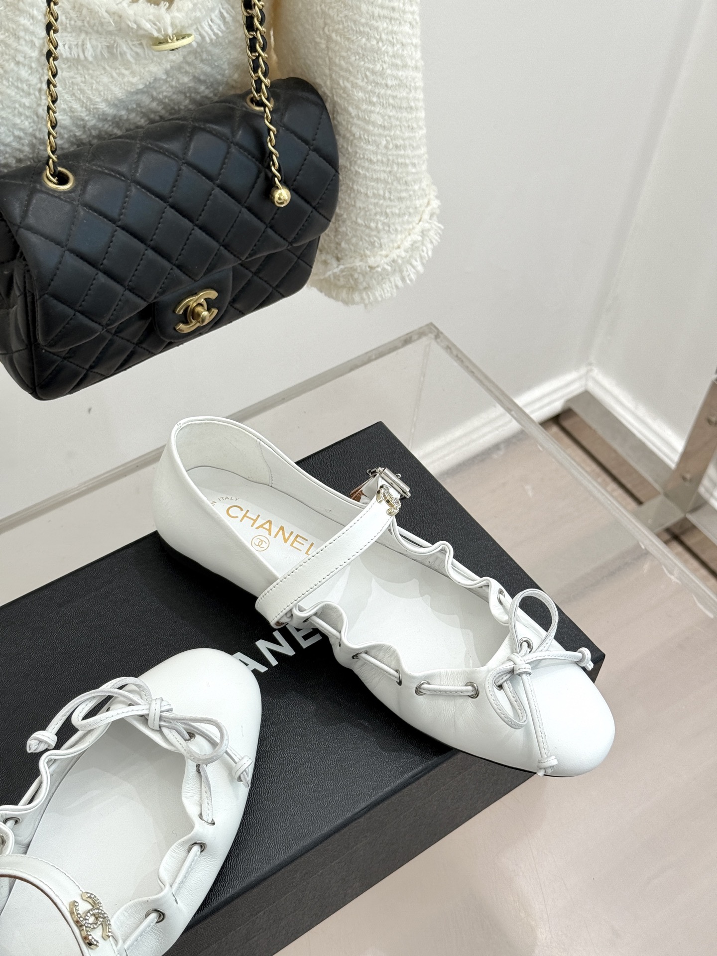 CHANE*｜小香新品复古蝴蝶结玛平底丽珍鞋当小香高定基因邂逅玛丽珍经典鞋型平底姿态藏着不费力的优雅蝴蝶