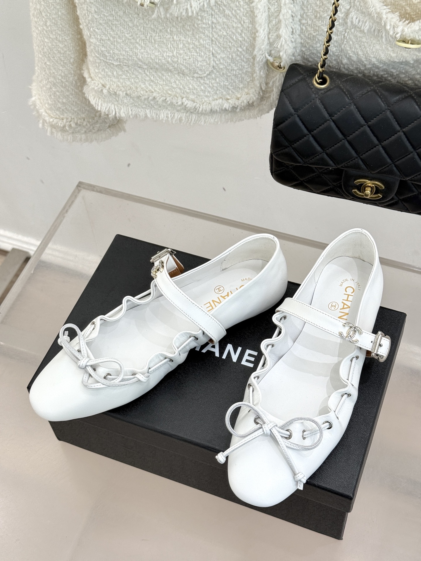 CHANE*｜小香新品复古蝴蝶结玛平底丽珍鞋当小香高定基因邂逅玛丽珍经典鞋型平底姿态藏着不费力的优雅蝴蝶