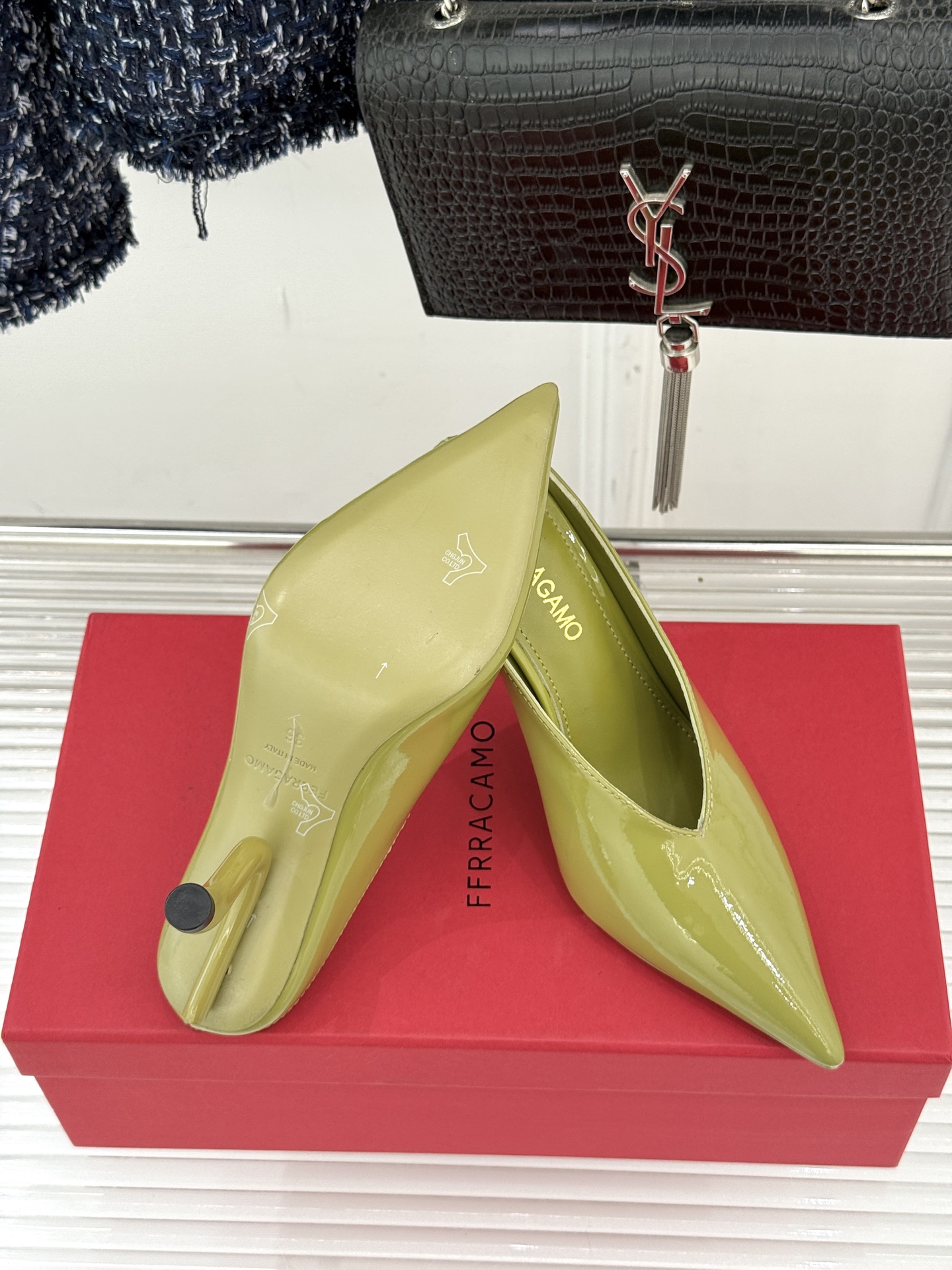 Ferragamo/菲拉格慕26AW早春新品高跟拖鞋藏着“明星御用鞋匠”的百年匠心。源自1940年代的经