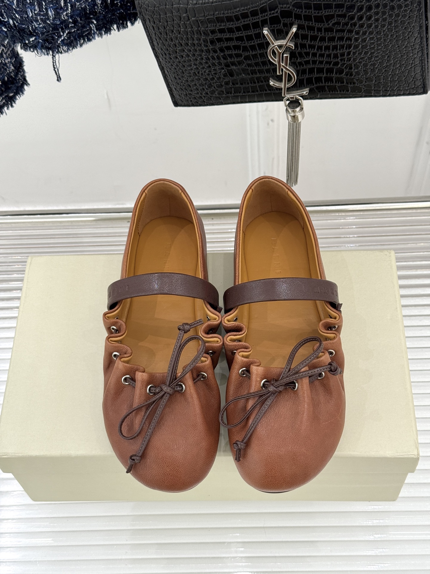 Marni 26WF新品蝴蝶结平底芭蕾舞玛丽珍鞋当Marni的高定基因邂逅玛丽珍经典鞋型平底姿态藏着不费