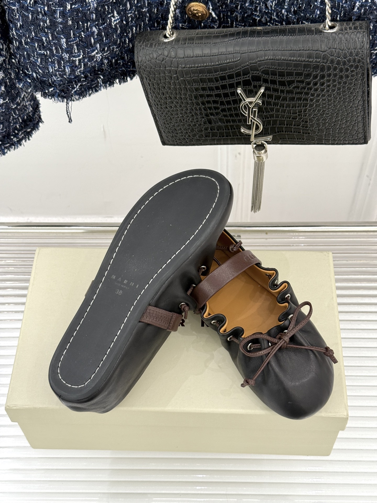 Marni 26WF新品蝴蝶结平底芭蕾舞玛丽珍鞋当Marni的高定基因邂逅玛丽珍经典鞋型平底姿态藏着不费