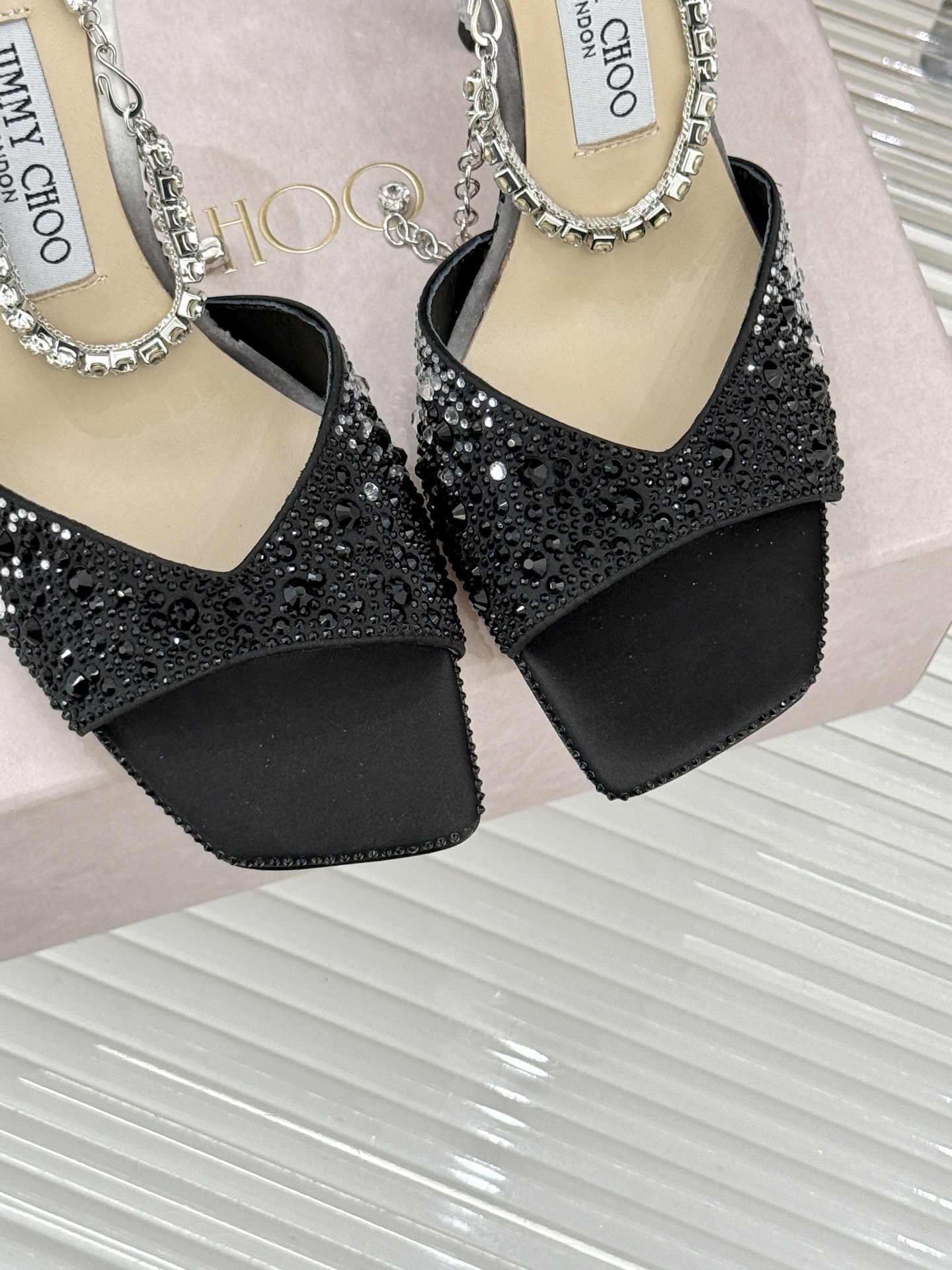 Jimmy Choo/吉米周经典钻石链条方头水晶鱼嘴高跟凉鞋超绝的水晶鞋 美到移不开视线鞋型做的非常秀气