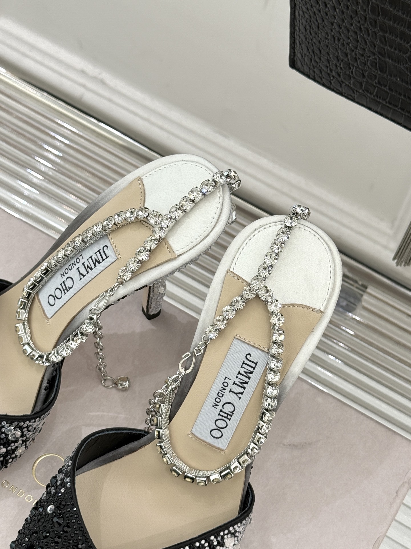 Jimmy Choo/吉米周经典钻石链条方头水晶鱼嘴高跟凉鞋超绝的水晶鞋 美到移不开视线鞋型做的非常秀气