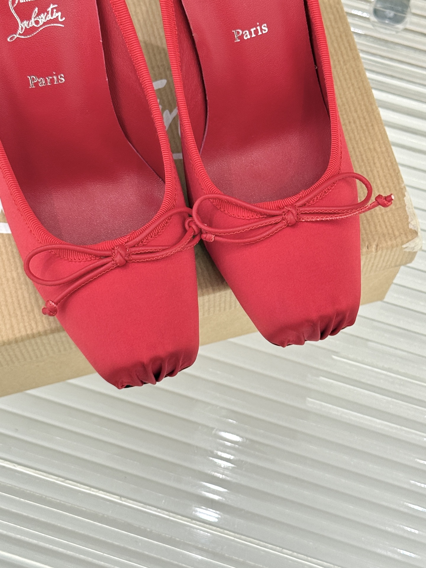 ChristinLouboutin/CL25WF新品猪鼻子蝴蝶结高跟拖鞋在时尚的舞台上CL始终是璀璨的明