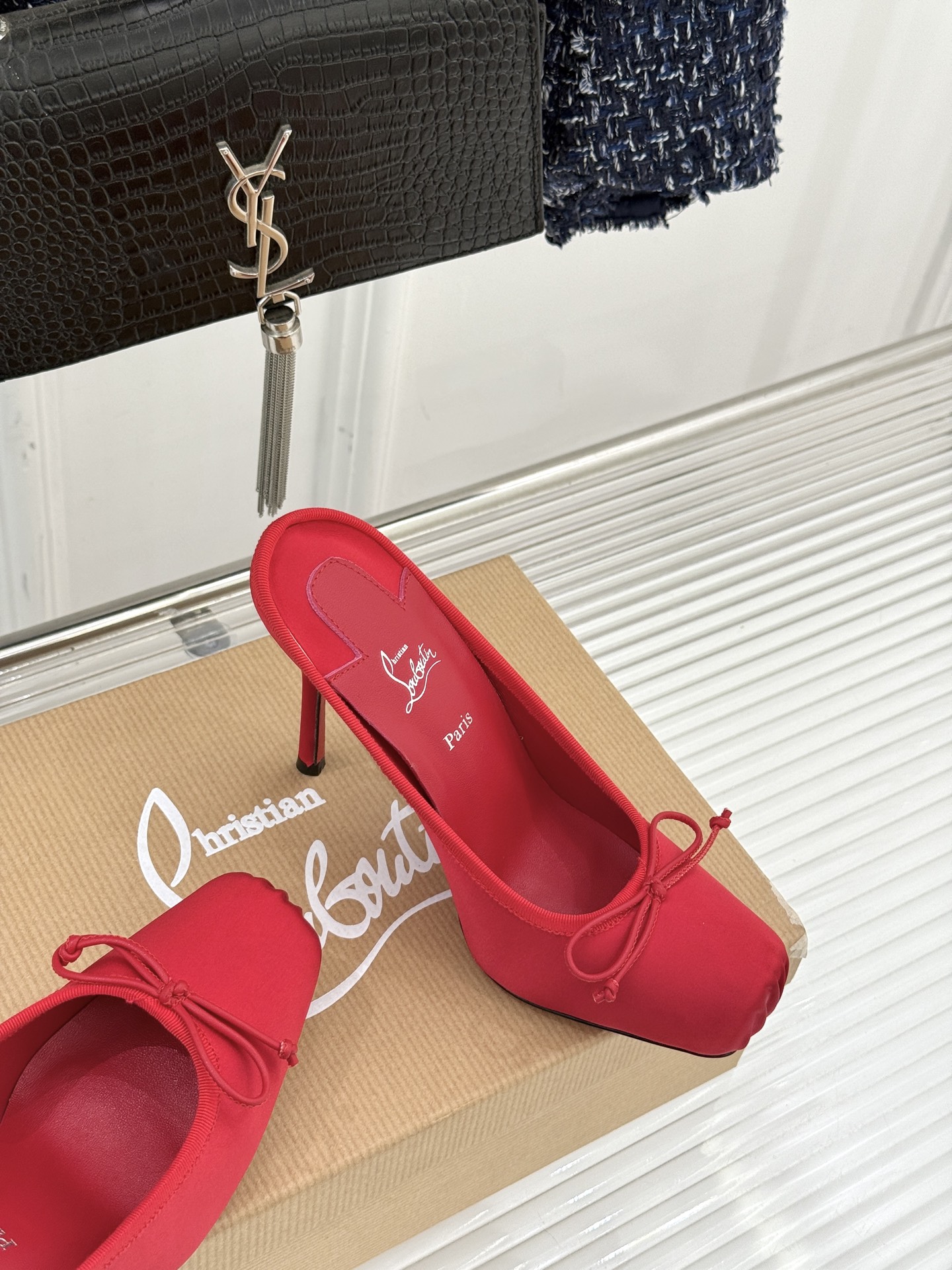 ChristinLouboutin/CL25WF新品猪鼻子蝴蝶结高跟拖鞋在时尚的舞台上CL始终是璀璨的明