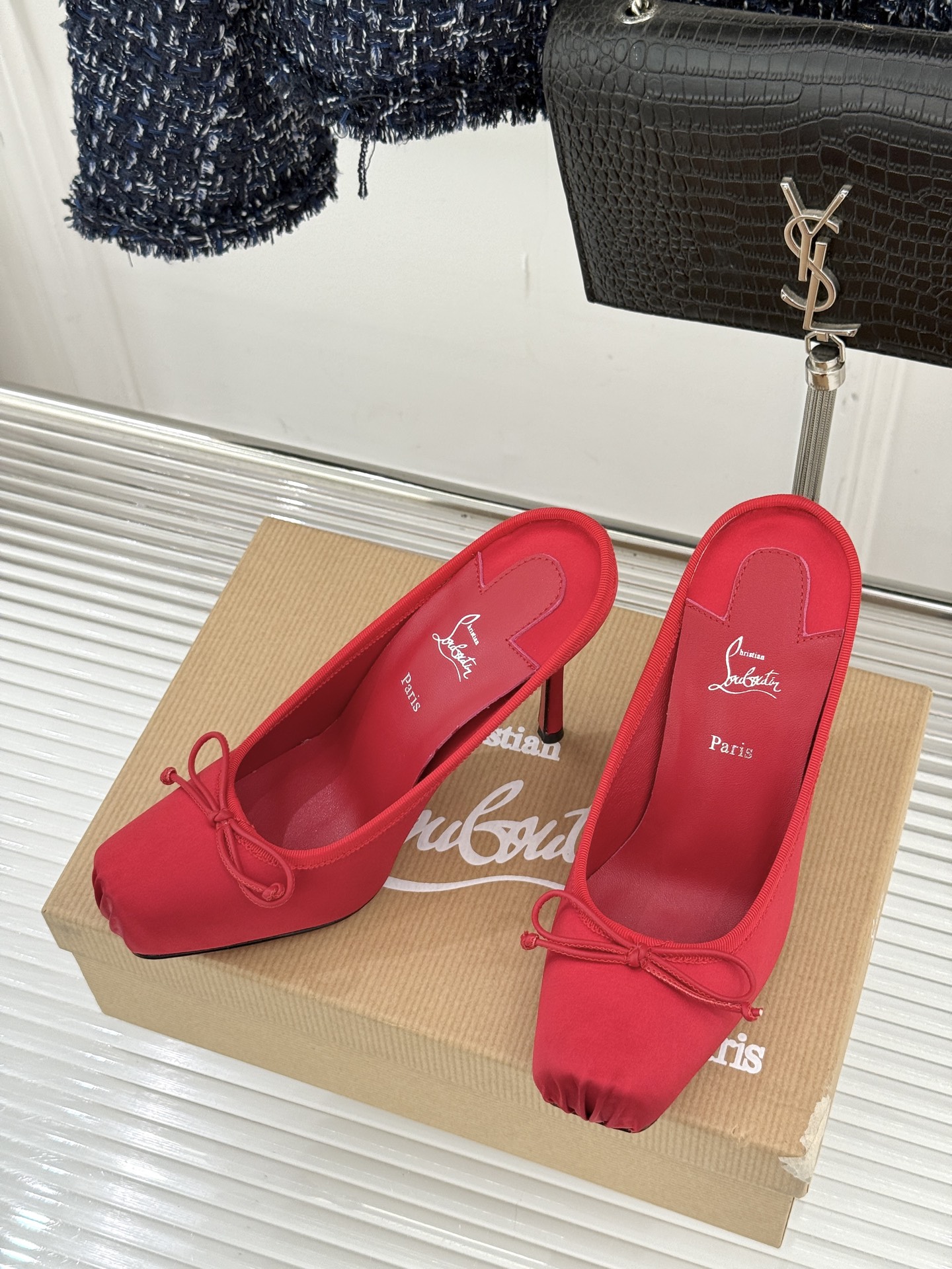 ChristinLouboutin/CL25WF新品猪鼻子蝴蝶结高跟拖鞋在时尚的舞台上CL始终是璀璨的明