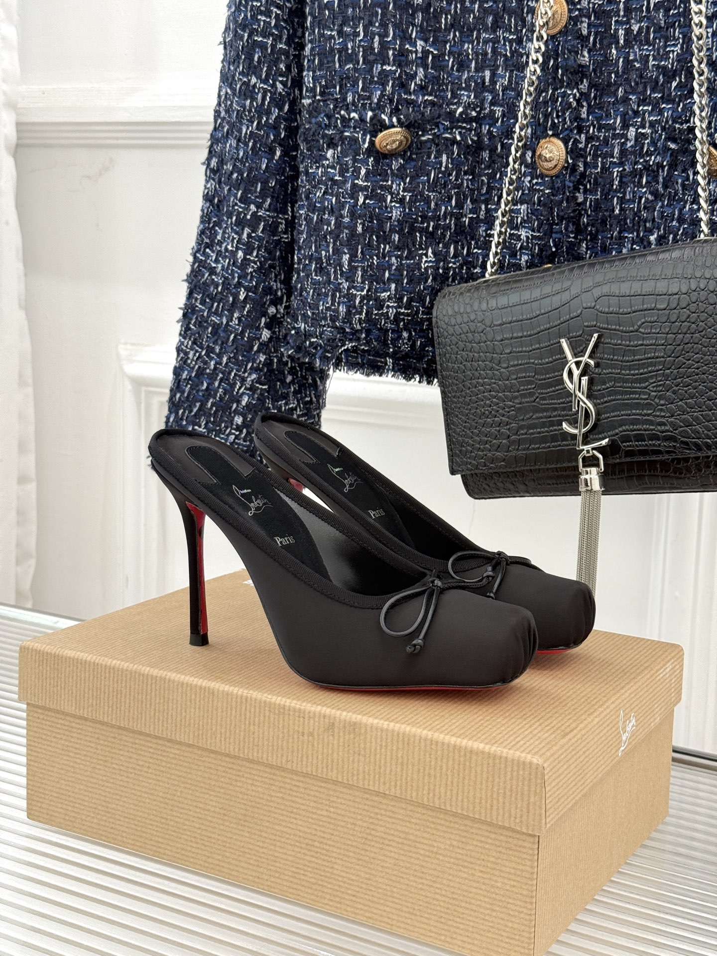 ChristinLouboutin/CL25WF新品猪鼻子蝴蝶结高跟拖鞋在时尚的舞台上CL始终是璀璨的明