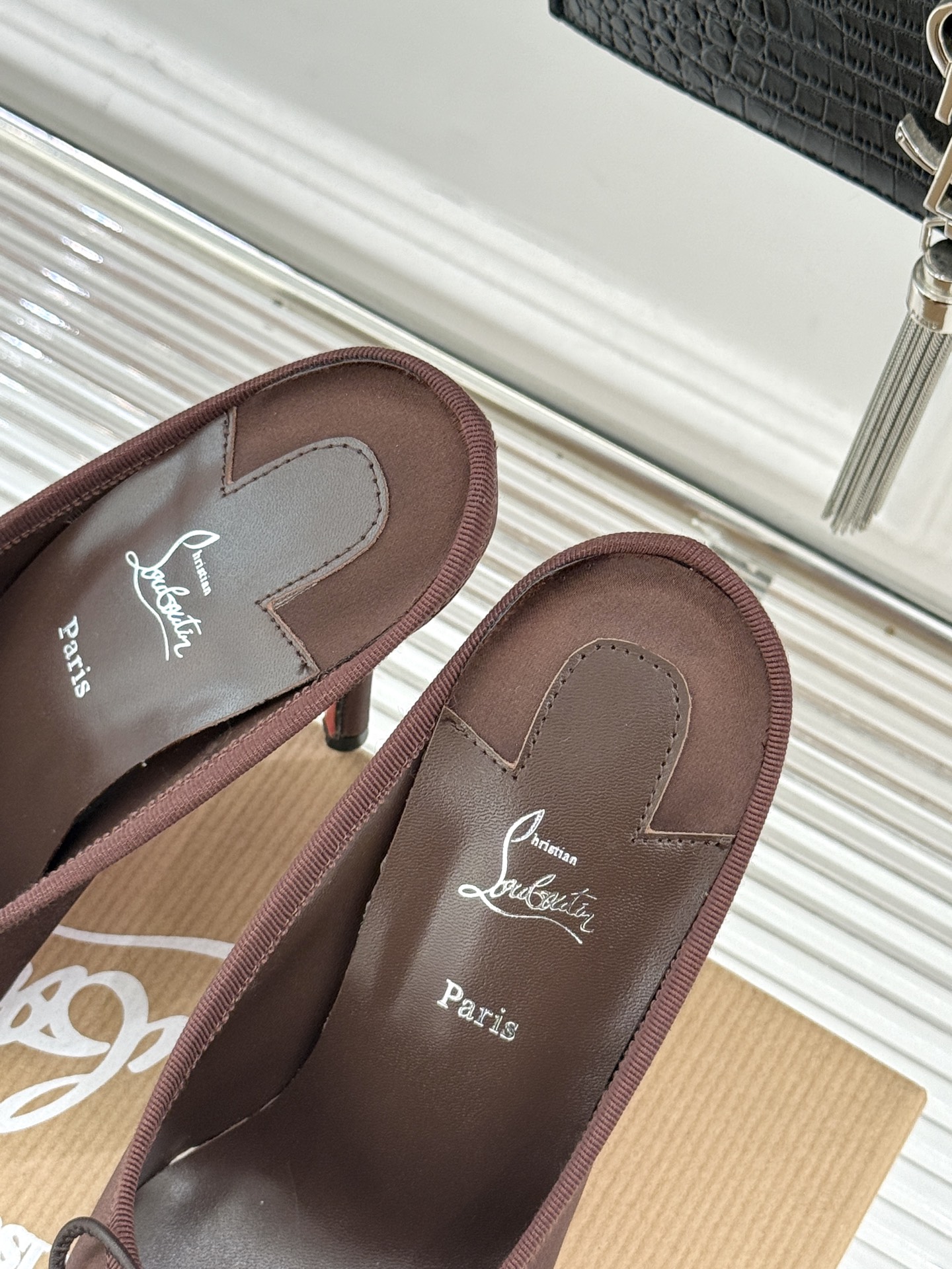 ChristinLouboutin/CL25WF新品猪鼻子蝴蝶结高跟拖鞋在时尚的舞台上CL始终是璀璨的明