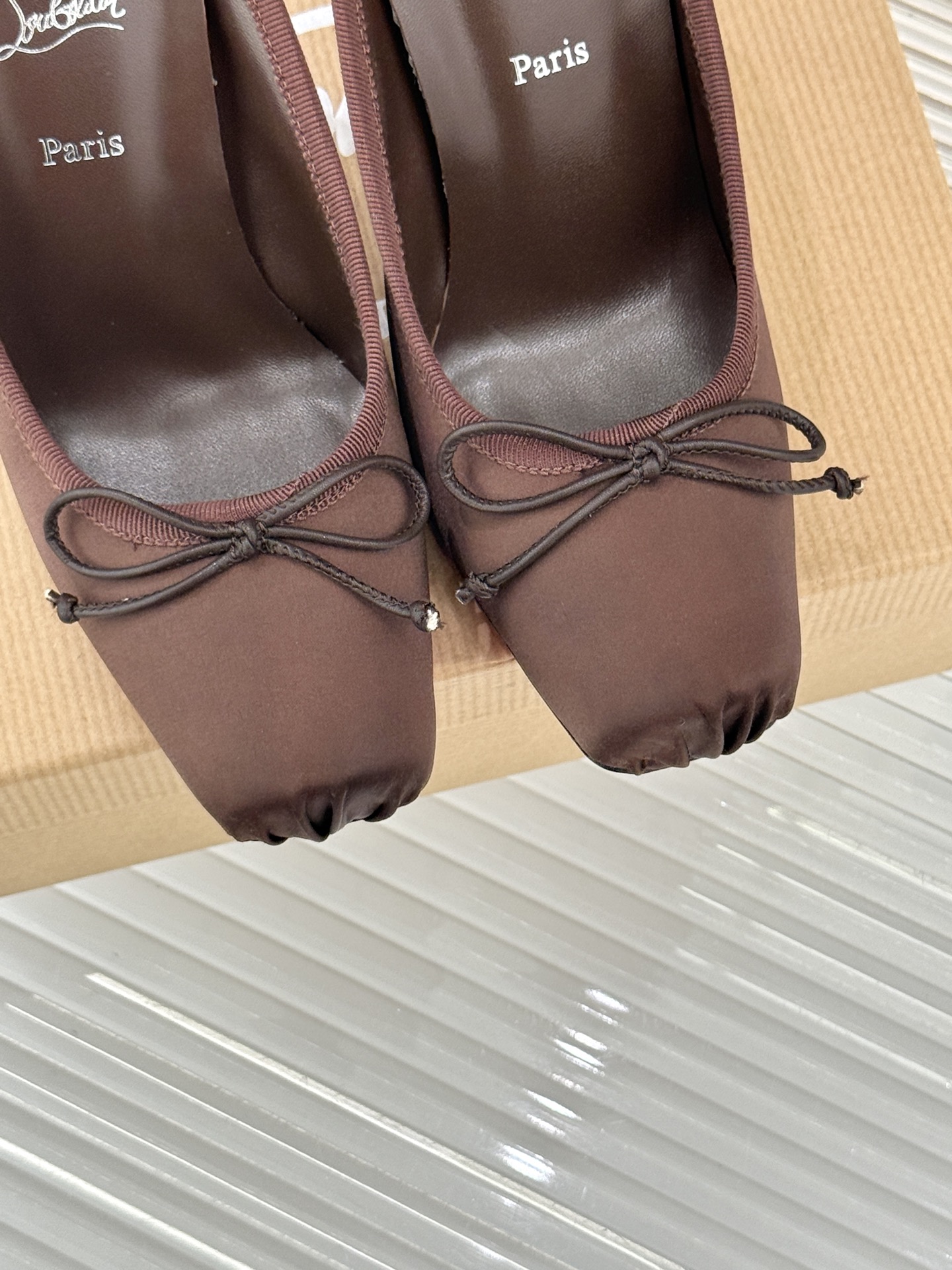 ChristinLouboutin/CL25WF新品猪鼻子蝴蝶结高跟拖鞋在时尚的舞台上CL始终是璀璨的明