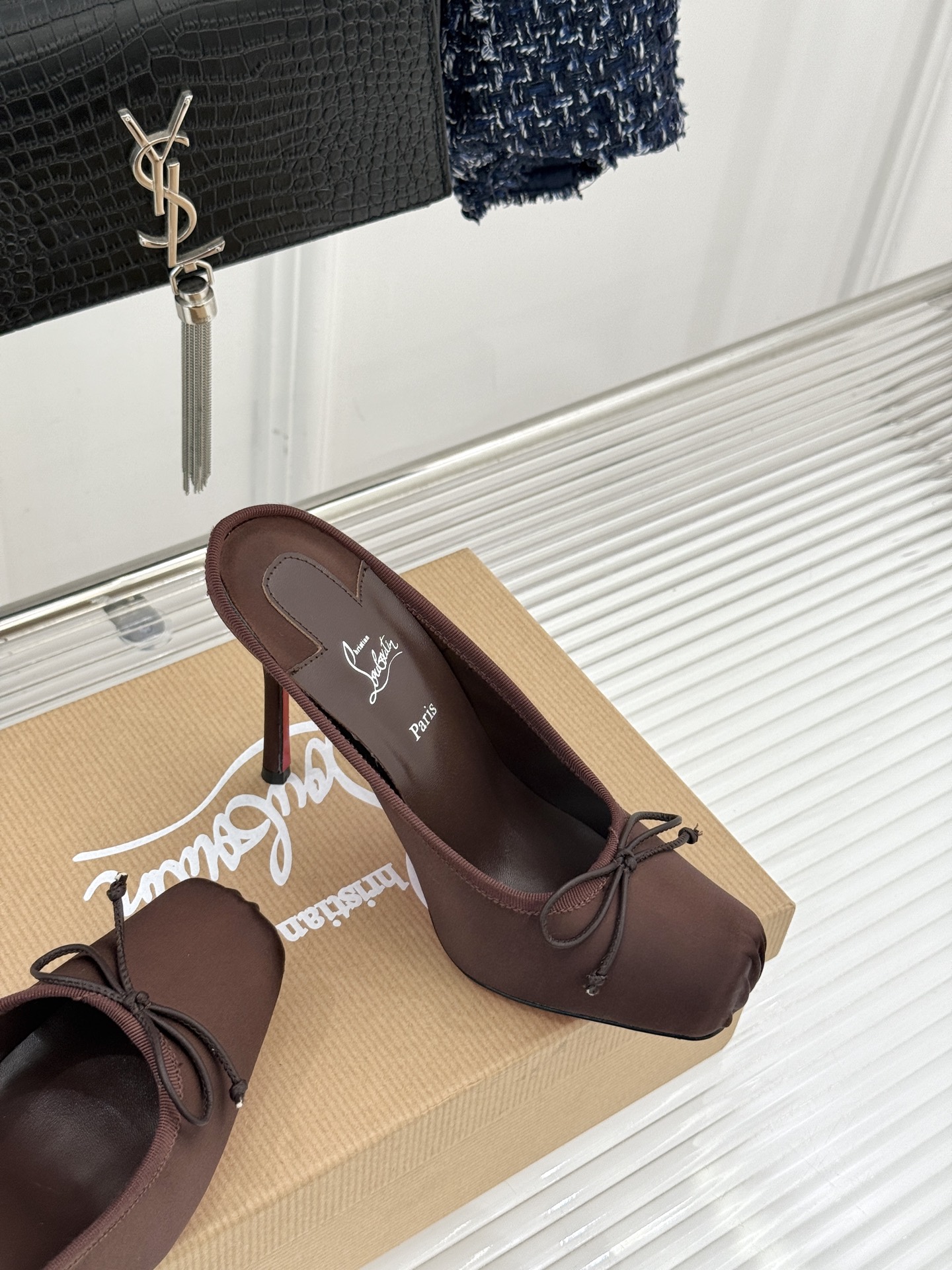 ChristinLouboutin/CL25WF新品猪鼻子蝴蝶结高跟拖鞋在时尚的舞台上CL始终是璀璨的明