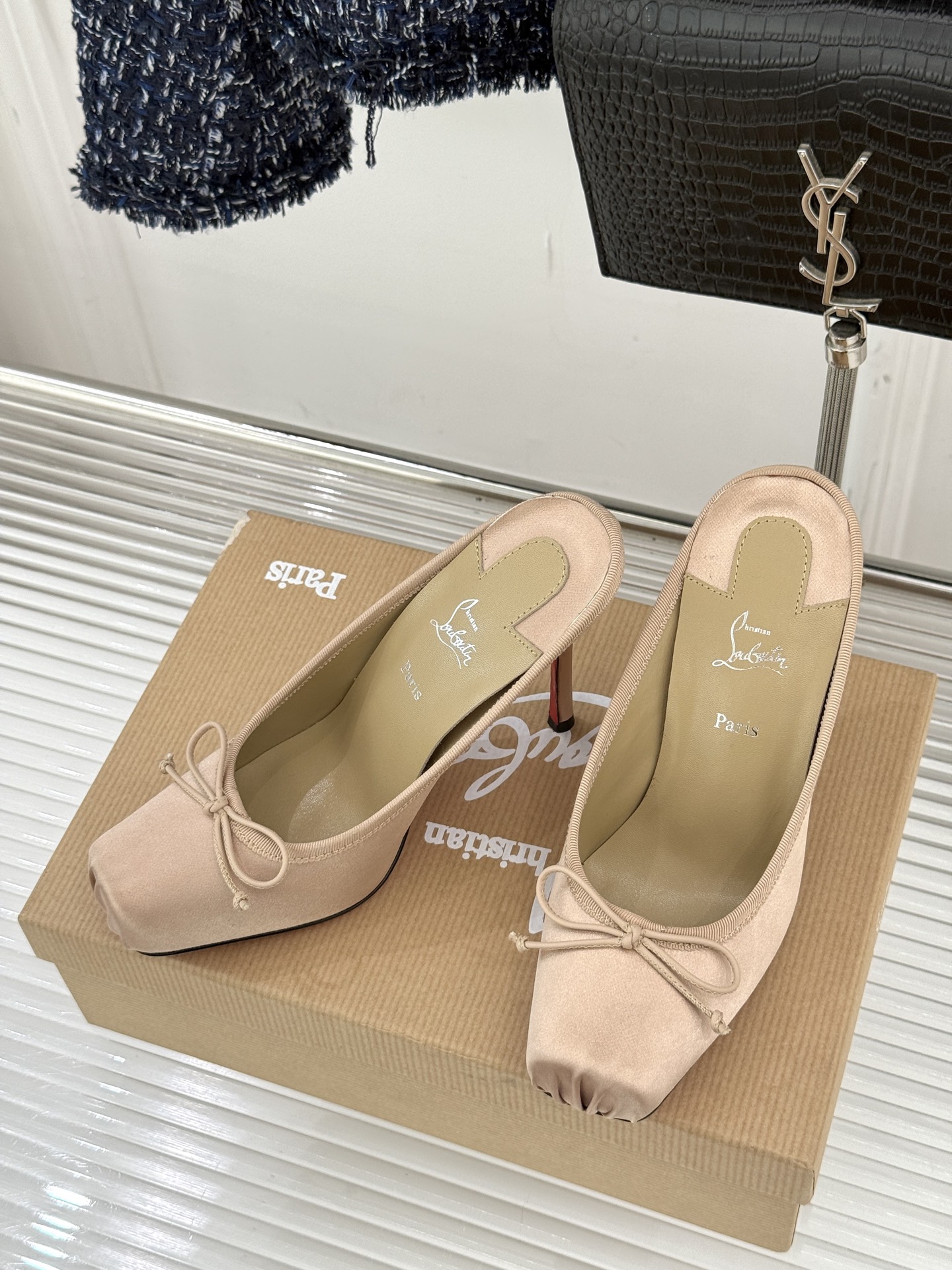 ChristinLouboutin/CL25WF新品猪鼻子蝴蝶结高跟拖鞋在时尚的舞台上CL始终是璀璨的明