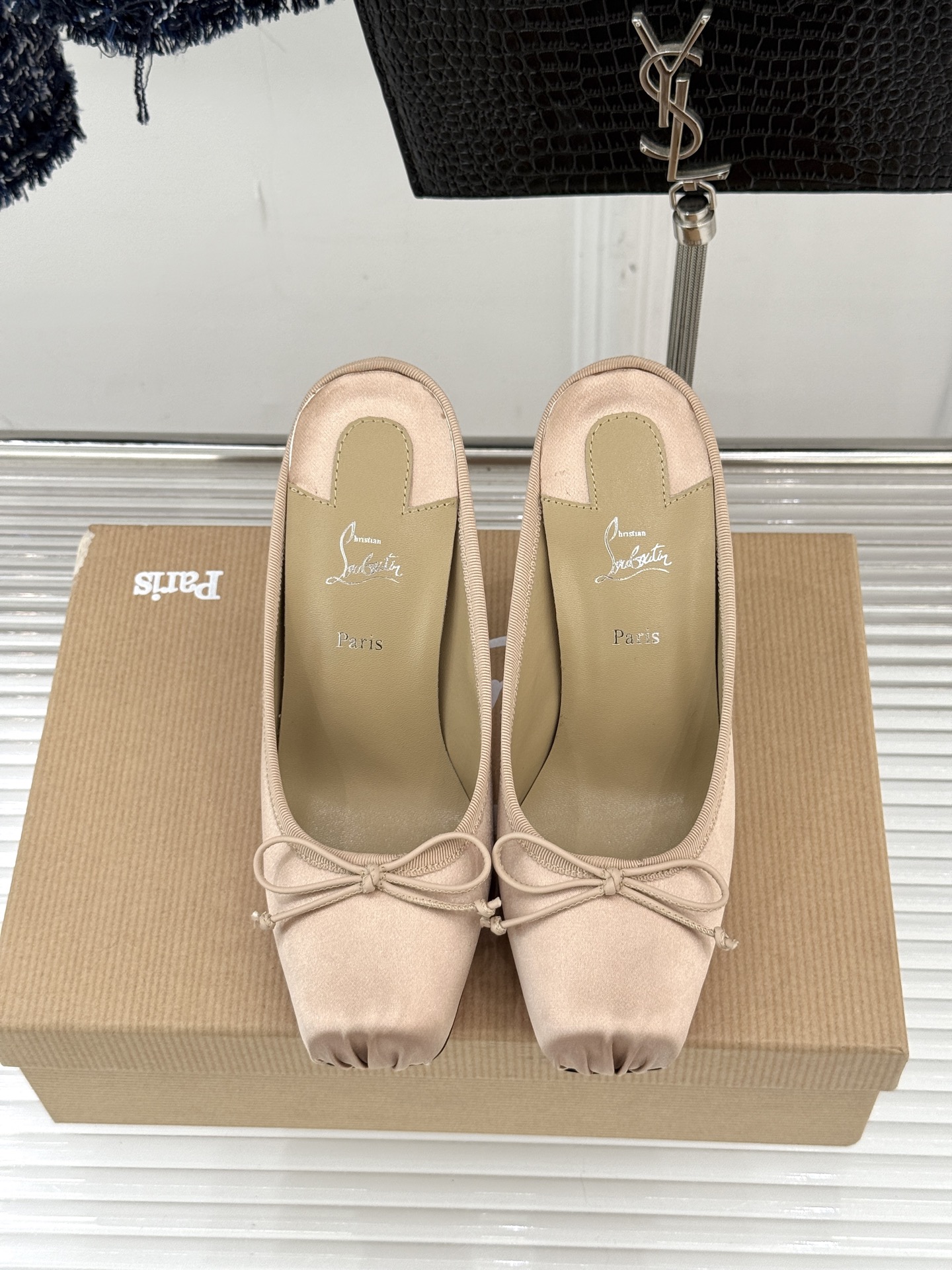 ChristinLouboutin/CL25WF新品猪鼻子蝴蝶结高跟拖鞋在时尚的舞台上CL始终是璀璨的明