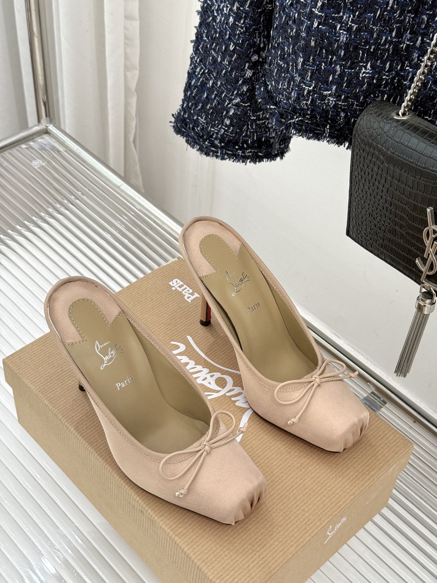 ChristinLouboutin/CL25WF新品猪鼻子蝴蝶结高跟拖鞋在时尚的舞台上CL始终是璀璨的明