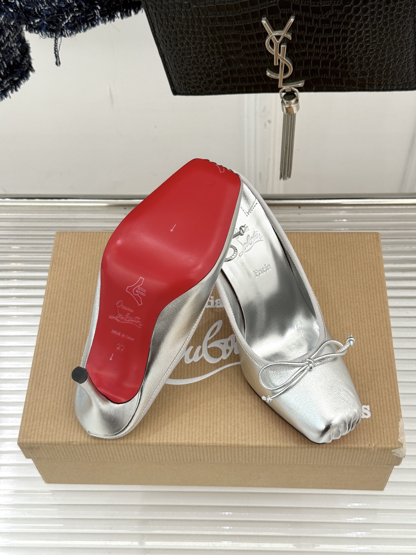 ChristinLouboutin/CL25WF新品猪鼻子蝴蝶结高跟拖鞋在时尚的舞台上CL始终是璀璨的明