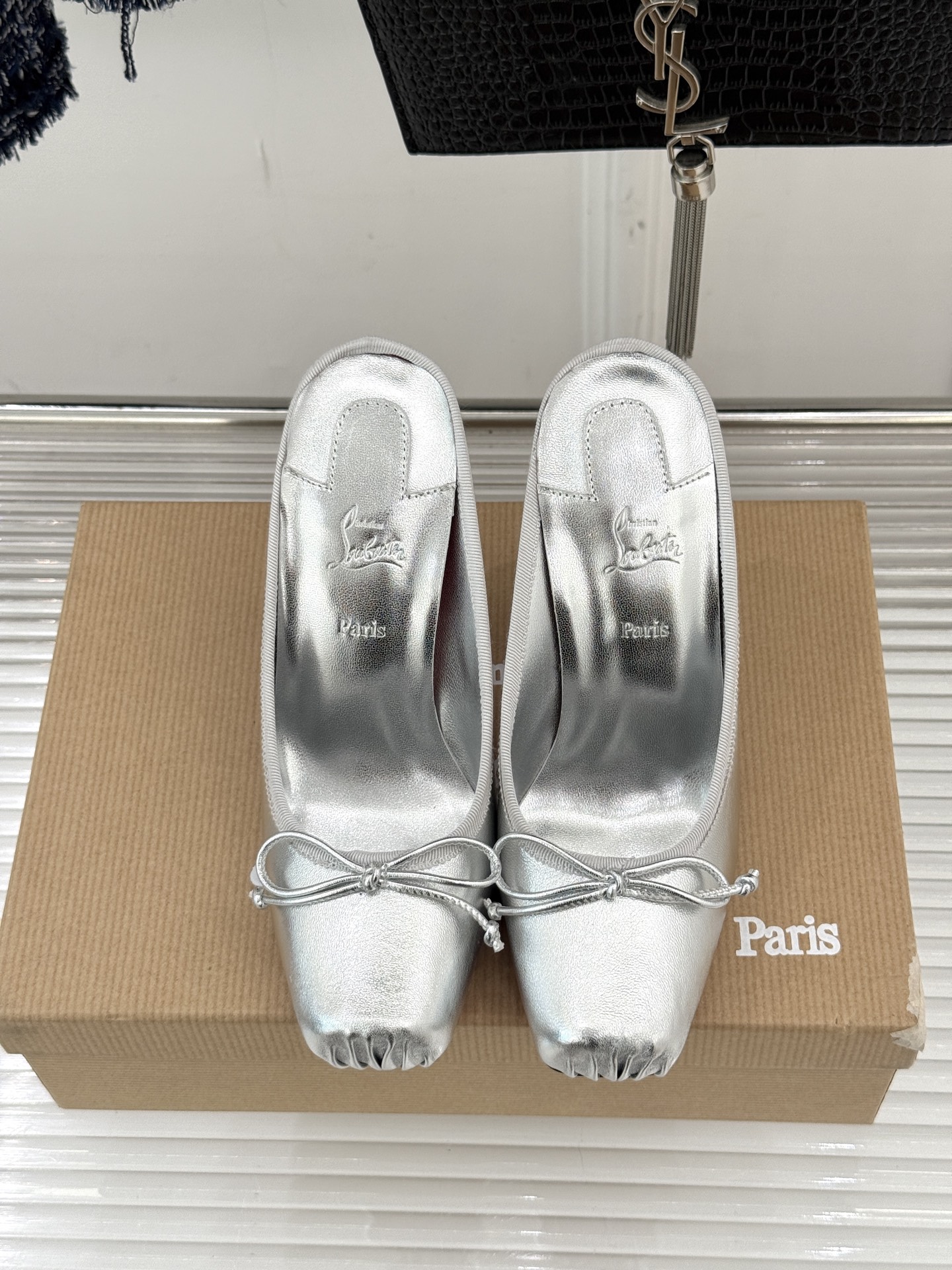 ChristinLouboutin/CL25WF新品猪鼻子蝴蝶结高跟拖鞋在时尚的舞台上CL始终是璀璨的明