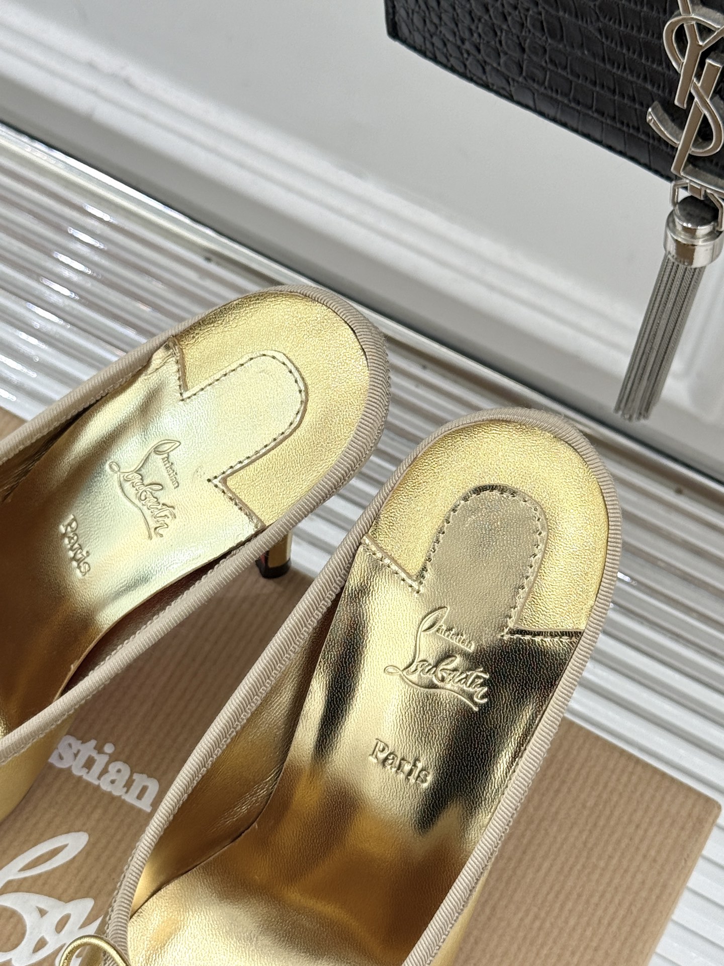 ChristinLouboutin/CL25WF新品猪鼻子蝴蝶结高跟拖鞋在时尚的舞台上CL始终是璀璨的明