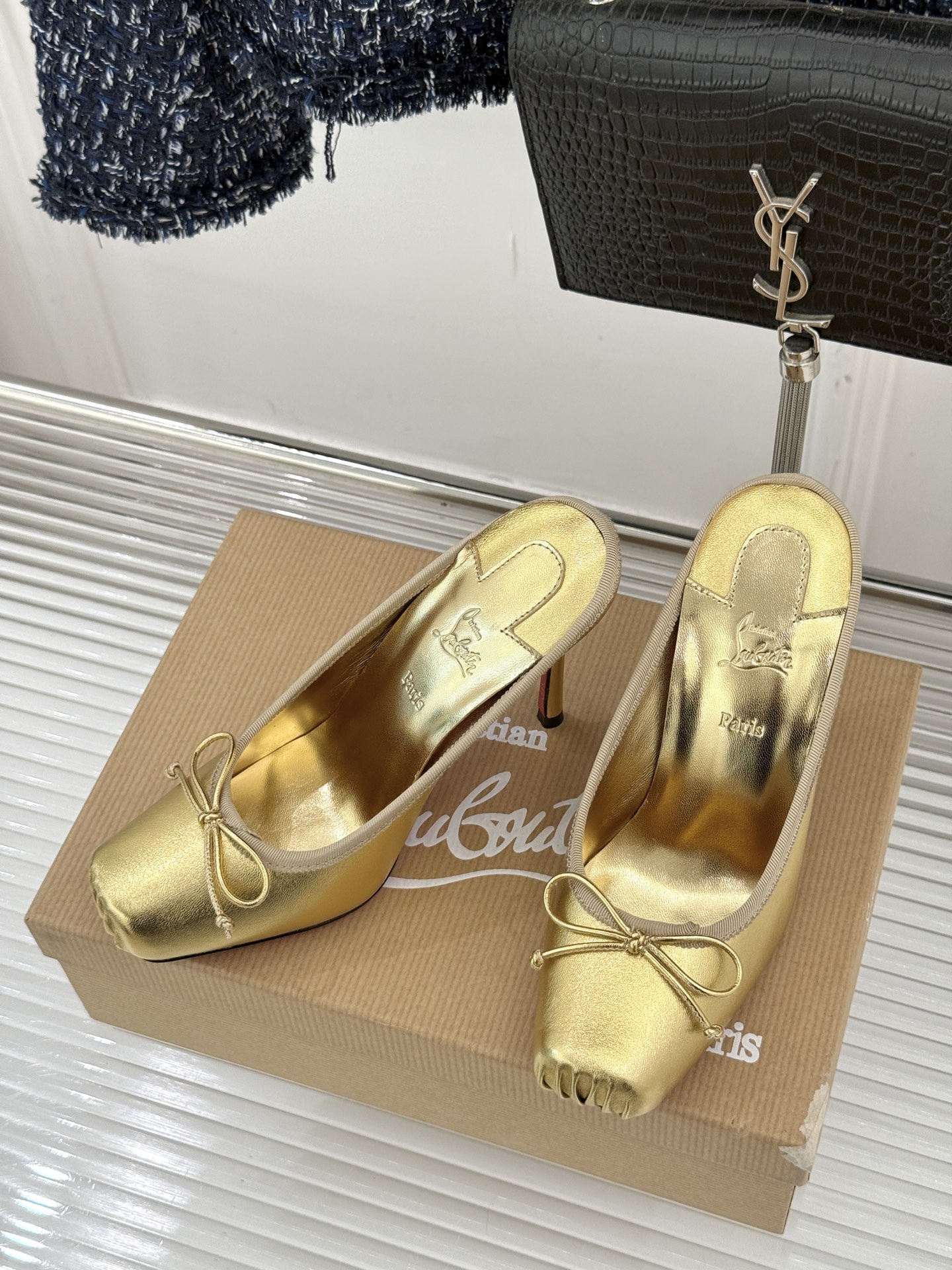 ChristinLouboutin/CL25WF新品猪鼻子蝴蝶结高跟拖鞋在时尚的舞台上CL始终是璀璨的明